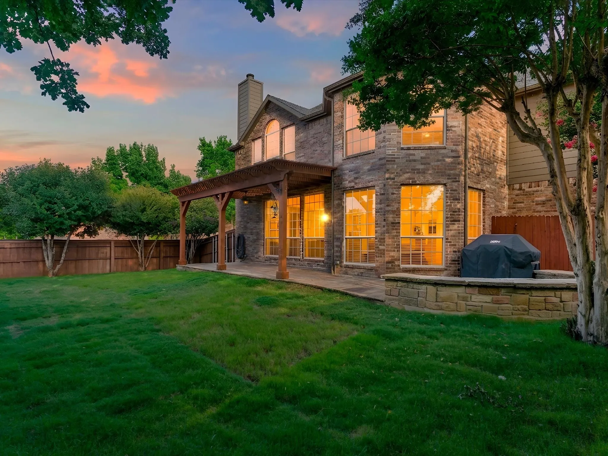 Single Family Residence For Sale in Tarrant County , 2005 Old York Drive, Keller, Texas 76248, 5 Bedroom, 4 Bathroom, 2 Garage spaces, 3,407 Sqft, built in 2001, mls#21320562, Real Estate Agent in Keller, Homes For Sale in Tarrant county, Homes For Sale in Keller, Realtor in Keller Texas, Real Estate Brokerage Independent Realty Texas, Luminita Cordes Realtor