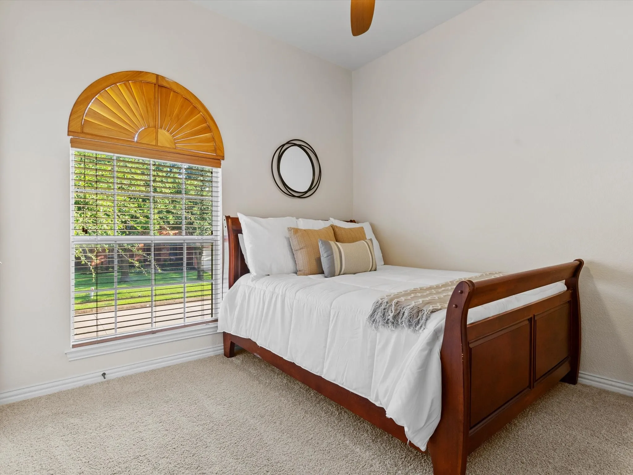 Single Family Residence For Sale in Tarrant County , 2005 Old York Drive, Keller, Texas 76248, 5 Bedroom, 4 Bathroom, 2 Garage spaces, 3,407 Sqft, built in 2001, mls#21320562, Real Estate Agent in Keller, Homes For Sale in Tarrant county, Homes For Sale in Keller, Realtor in Keller Texas, Real Estate Brokerage Independent Realty Texas, Luminita Cordes Realtor