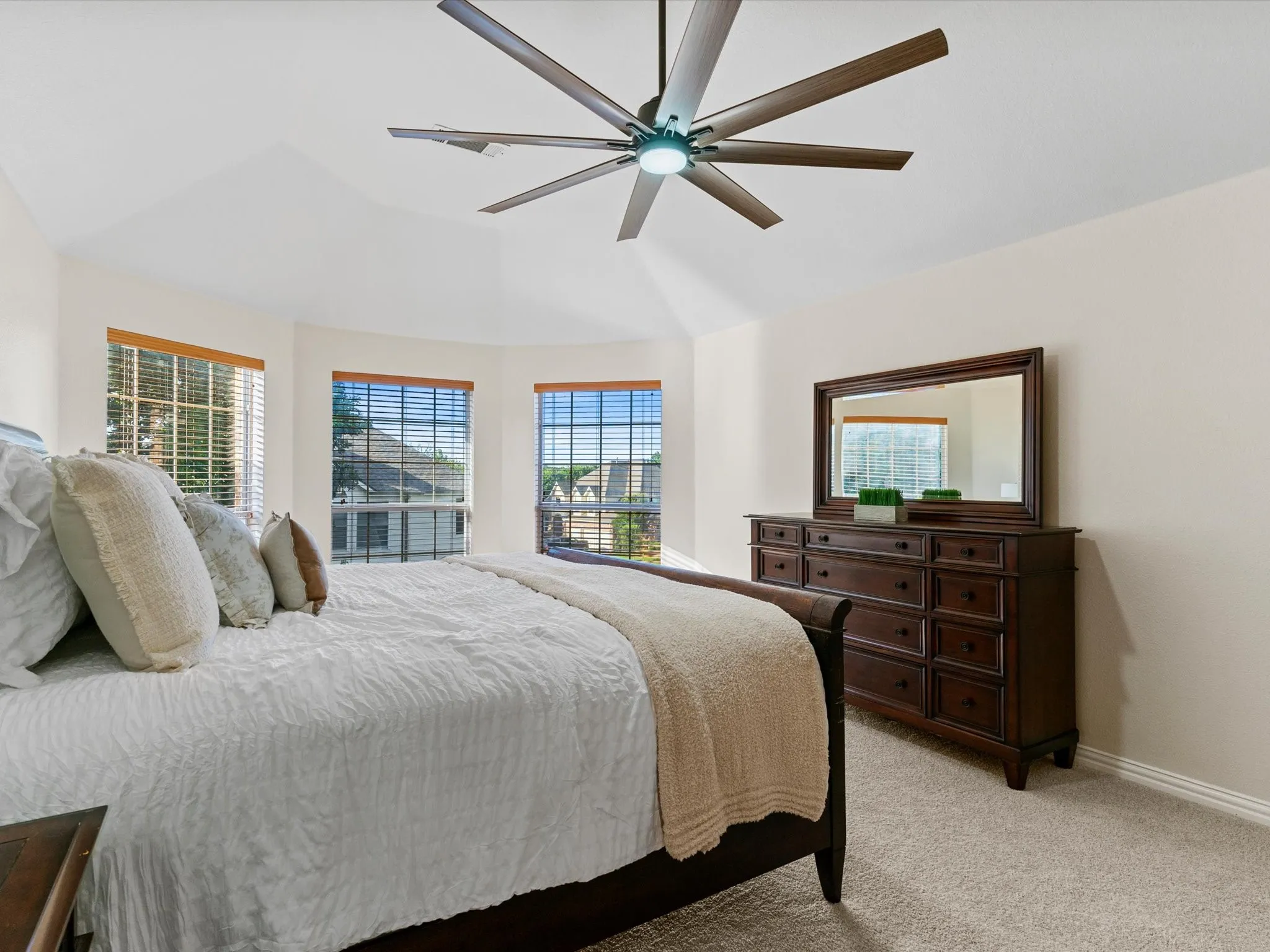 Single Family Residence For Sale in Tarrant County , 2005 Old York Drive, Keller, Texas 76248, 5 Bedroom, 4 Bathroom, 2 Garage spaces, 3,407 Sqft, built in 2001, mls#21320562, Real Estate Agent in Keller, Homes For Sale in Tarrant county, Homes For Sale in Keller, Realtor in Keller Texas, Real Estate Brokerage Independent Realty Texas, Luminita Cordes Realtor
