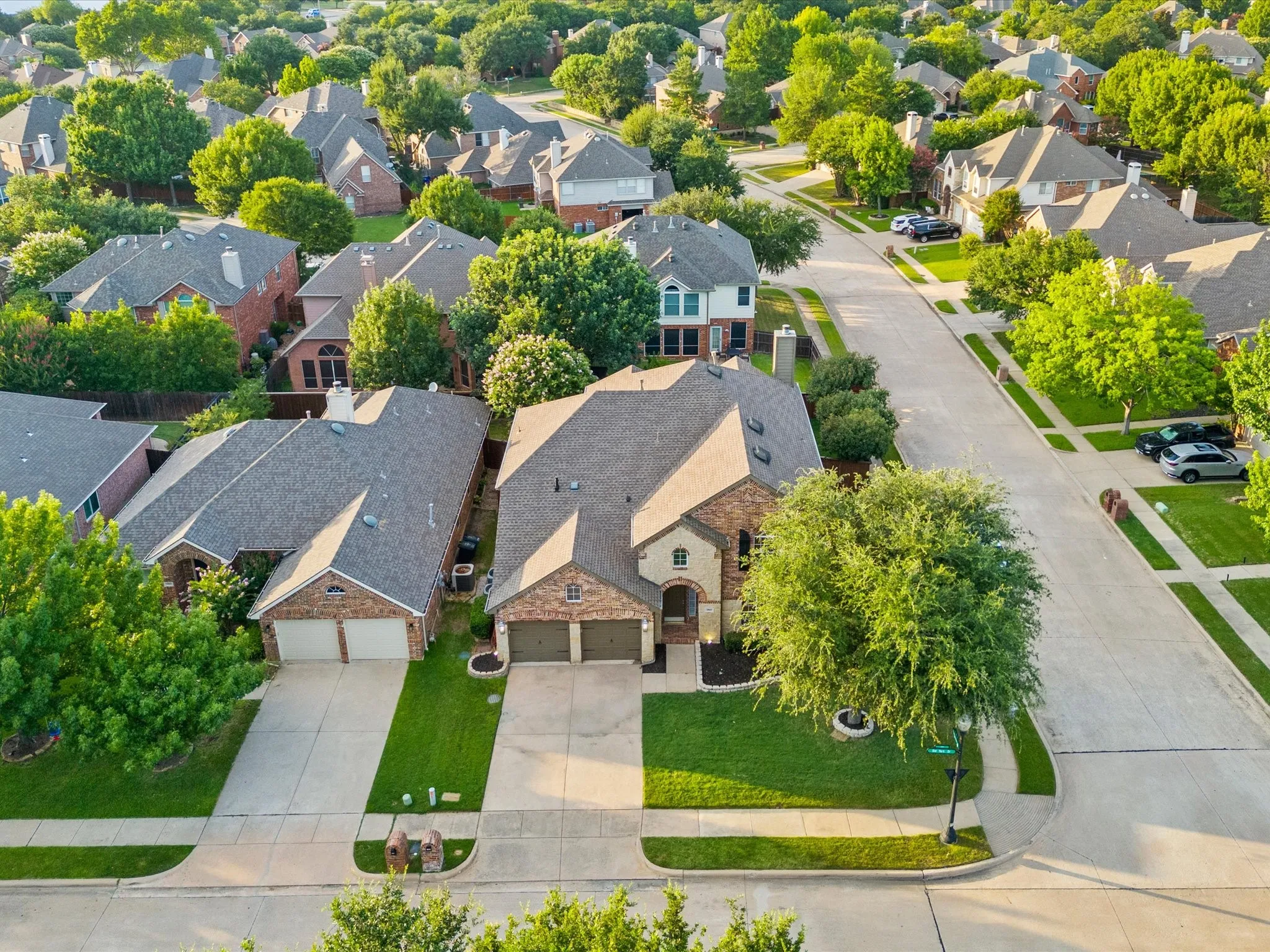 Single Family Residence For Sale in Tarrant County , 2005 Old York Drive, Keller, Texas 76248, 5 Bedroom, 4 Bathroom, 2 Garage spaces, 3,407 Sqft, built in 2001, mls#21320562, Real Estate Agent in Keller, Homes For Sale in Tarrant county, Homes For Sale in Keller, Realtor in Keller Texas, Real Estate Brokerage Independent Realty Texas, Luminita Cordes Realtor