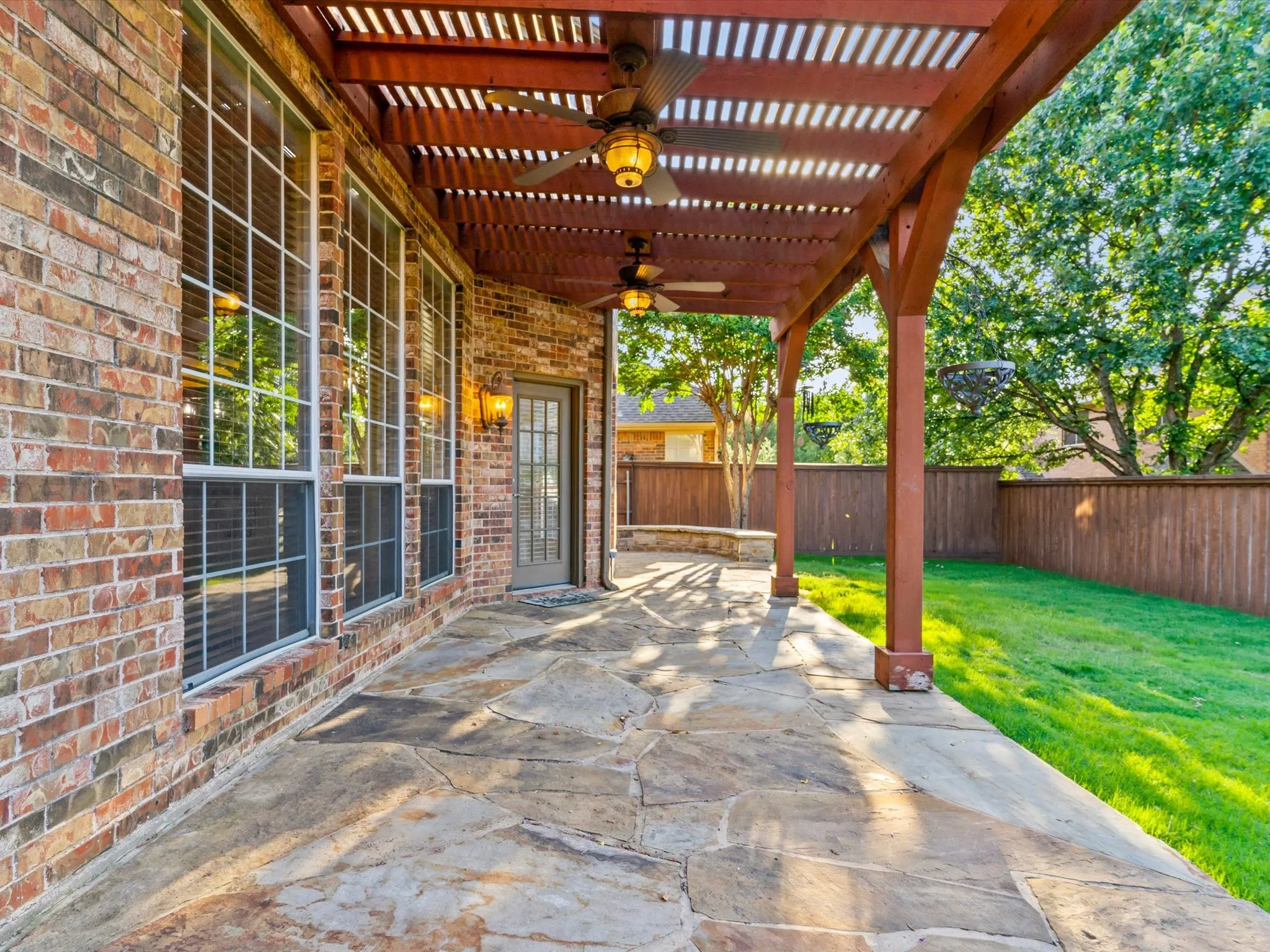 Single Family Residence For Sale in Tarrant County , 2005 Old York Drive, Keller, Texas 76248, 5 Bedroom, 4 Bathroom, 2 Garage spaces, 3,407 Sqft, built in 2001, mls#21320562, Real Estate Agent in Keller, Homes For Sale in Tarrant county, Homes For Sale in Keller, Realtor in Keller Texas, Real Estate Brokerage Independent Realty Texas, Luminita Cordes Realtor