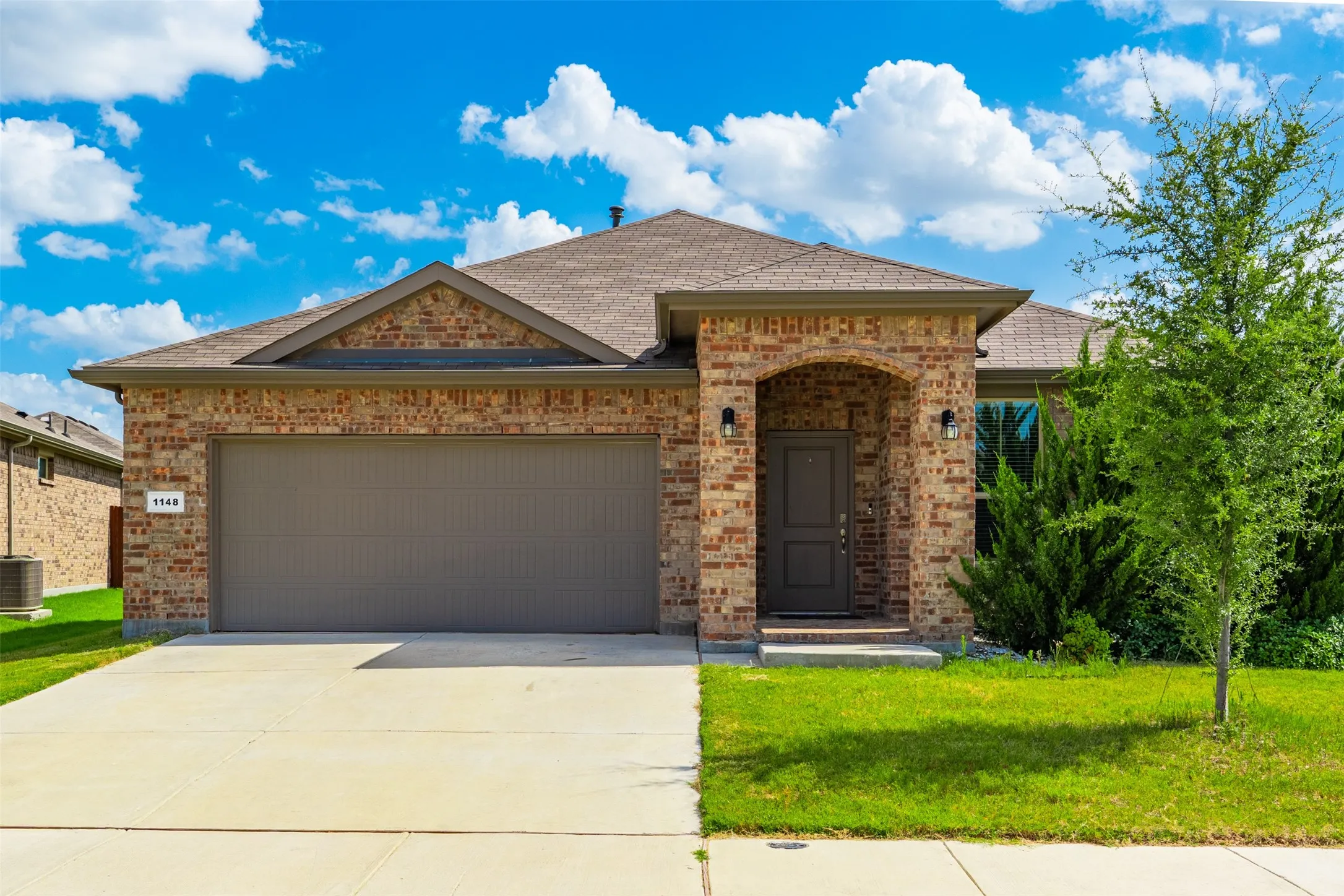 Single Family Residence For Sale in Denton County , 1148 Gillespie Drive, Fort Worth, Texas 76247, 3 Bedroom, 2 Bathroom, 2 Garage spaces, 1,803 Sqft, built in 2022, mls#21313242, Real Estate Agent in Fort Worth, Homes For Sale in Denton county, Homes For Sale in Fort Worth, Realtor in Fort Worth Texas, Real Estate Brokerage Independent Realty Texas, Luminita Cordes Realtor