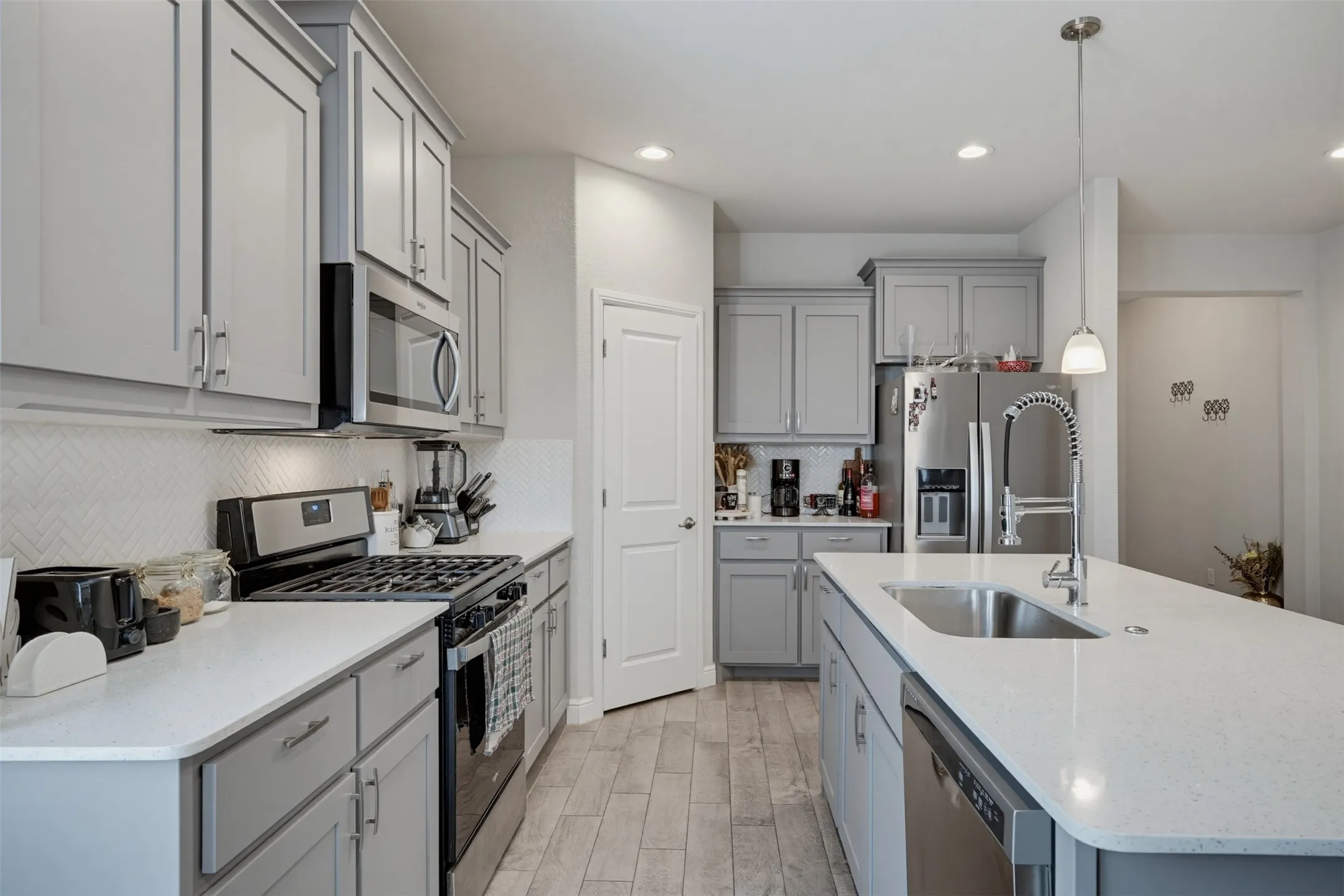 Single Family Residence For Sale in Denton County , 1148 Gillespie Drive, Fort Worth, Texas 76247, 3 Bedroom, 2 Bathroom, 2 Garage spaces, 1,803 Sqft, built in 2022, mls#21313242, Real Estate Agent in Fort Worth, Homes For Sale in Denton county, Homes For Sale in Fort Worth, Realtor in Fort Worth Texas, Real Estate Brokerage Independent Realty Texas, Luminita Cordes Realtor