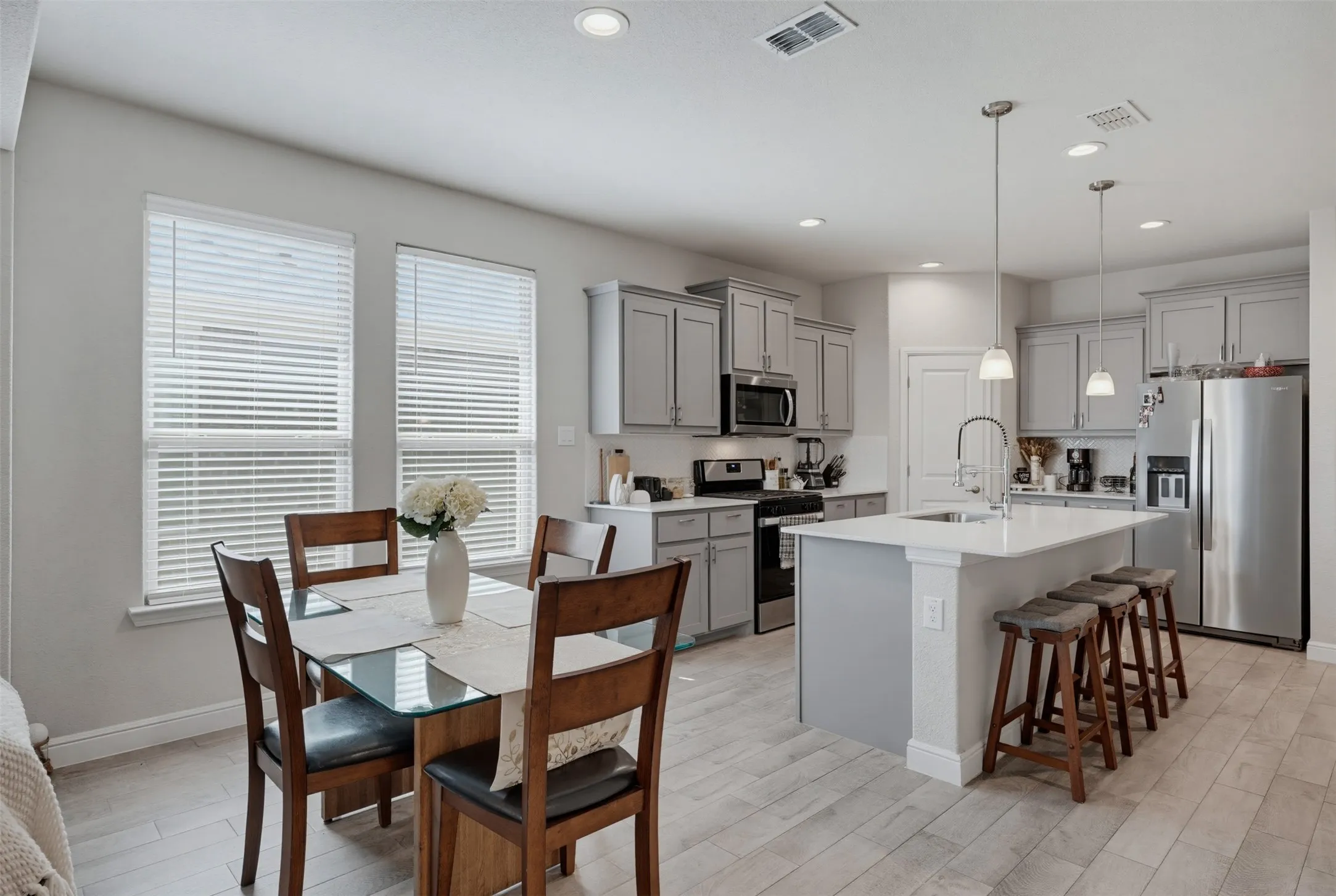 Single Family Residence For Sale in Denton County , 1148 Gillespie Drive, Fort Worth, Texas 76247, 3 Bedroom, 2 Bathroom, 2 Garage spaces, 1,803 Sqft, built in 2022, mls#21313242, Real Estate Agent in Fort Worth, Homes For Sale in Denton county, Homes For Sale in Fort Worth, Realtor in Fort Worth Texas, Real Estate Brokerage Independent Realty Texas, Luminita Cordes Realtor
