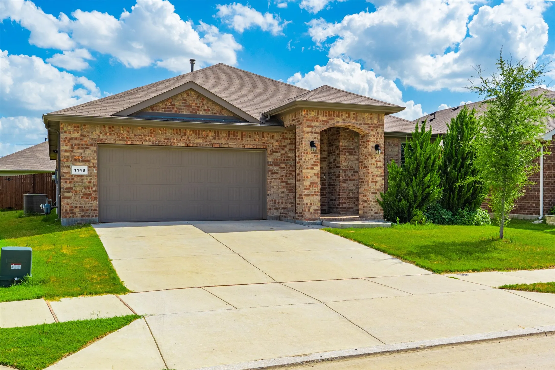 Single Family Residence For Sale in Denton County , 1148 Gillespie Drive, Fort Worth, Texas 76247, 3 Bedroom, 2 Bathroom, 2 Garage spaces, 1,803 Sqft, built in 2022, mls#21313242, Real Estate Agent in Fort Worth, Homes For Sale in Denton county, Homes For Sale in Fort Worth, Realtor in Fort Worth Texas, Real Estate Brokerage Independent Realty Texas, Luminita Cordes Realtor