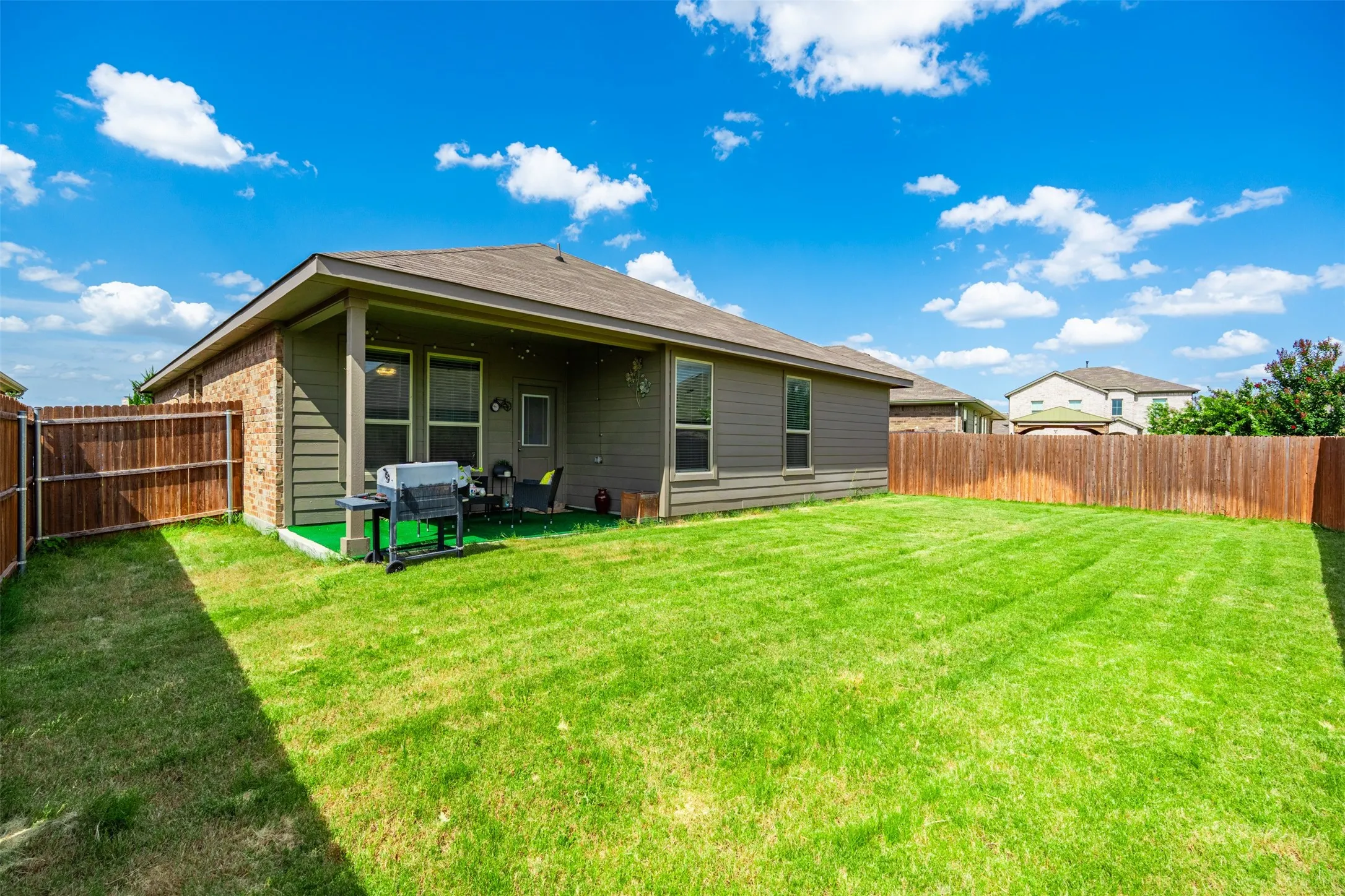 Single Family Residence For Sale in Denton County , 1148 Gillespie Drive, Fort Worth, Texas 76247, 3 Bedroom, 2 Bathroom, 2 Garage spaces, 1,803 Sqft, built in 2022, mls#21313242, Real Estate Agent in Fort Worth, Homes For Sale in Denton county, Homes For Sale in Fort Worth, Realtor in Fort Worth Texas, Real Estate Brokerage Independent Realty Texas, Luminita Cordes Realtor
