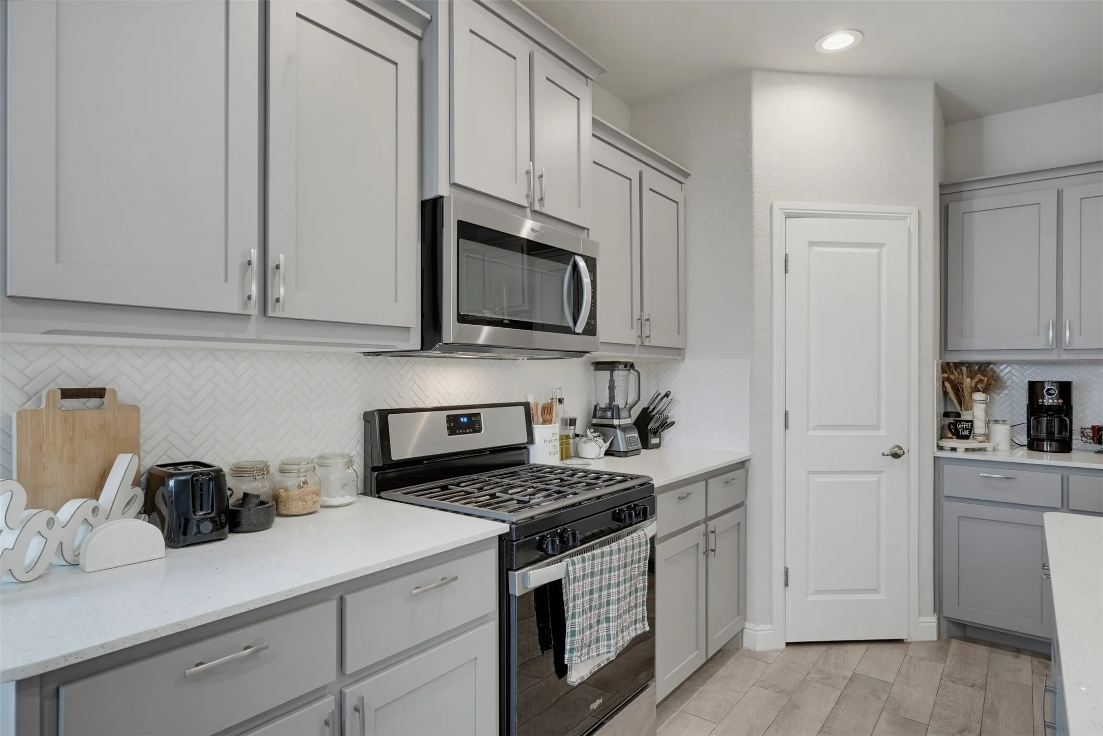 Single Family Residence For Sale in Denton County , 1148 Gillespie Drive, Fort Worth, Texas 76247, 3 Bedroom, 2 Bathroom, 2 Garage spaces, 1,803 Sqft, built in 2022, mls#21313242, Real Estate Agent in Fort Worth, Homes For Sale in Denton county, Homes For Sale in Fort Worth, Realtor in Fort Worth Texas, Real Estate Brokerage Independent Realty Texas, Luminita Cordes Realtor