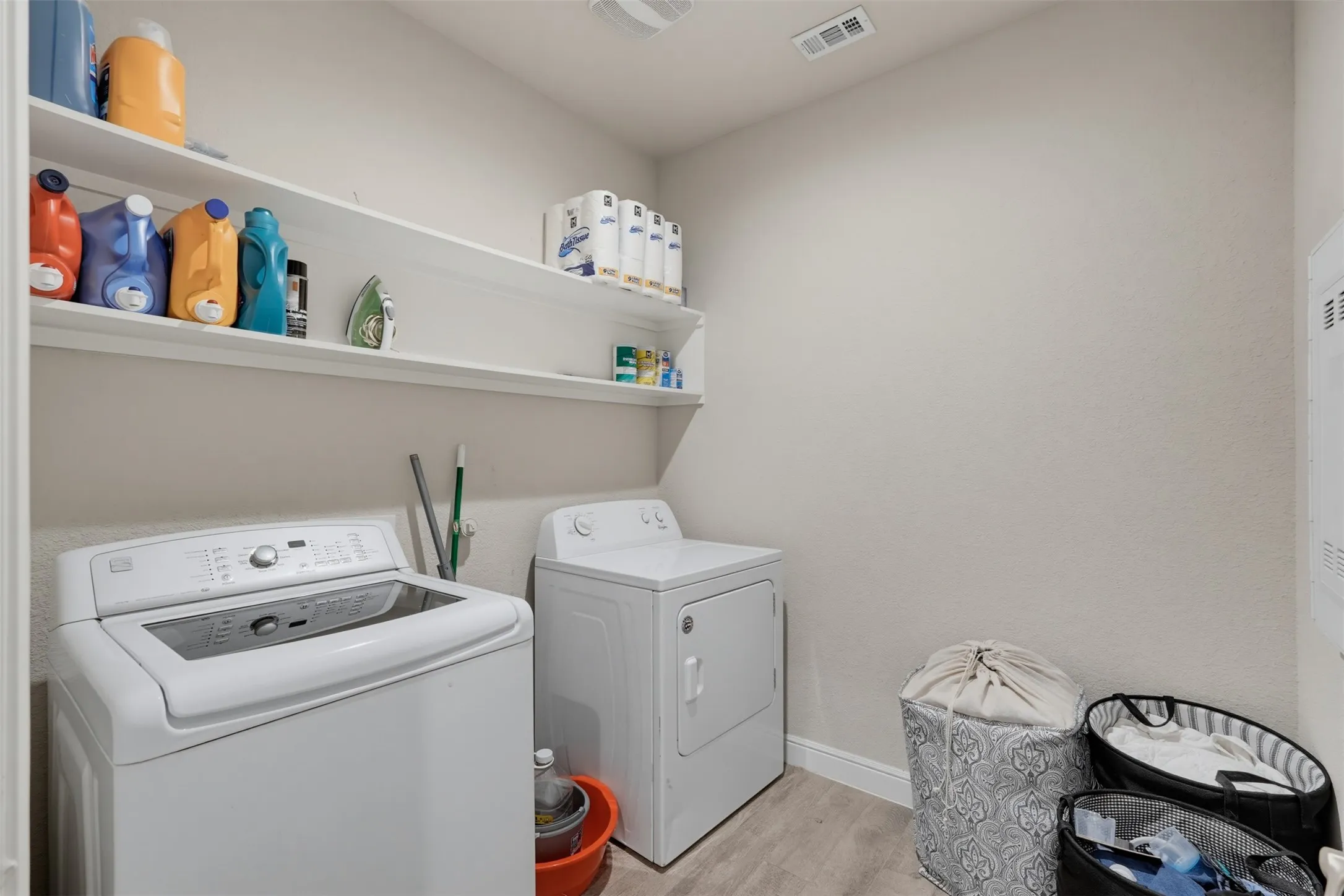 Single Family Residence For Sale in Denton County , 1148 Gillespie Drive, Fort Worth, Texas 76247, 3 Bedroom, 2 Bathroom, 2 Garage spaces, 1,803 Sqft, built in 2022, mls#21313242, Real Estate Agent in Fort Worth, Homes For Sale in Denton county, Homes For Sale in Fort Worth, Realtor in Fort Worth Texas, Real Estate Brokerage Independent Realty Texas, Luminita Cordes Realtor