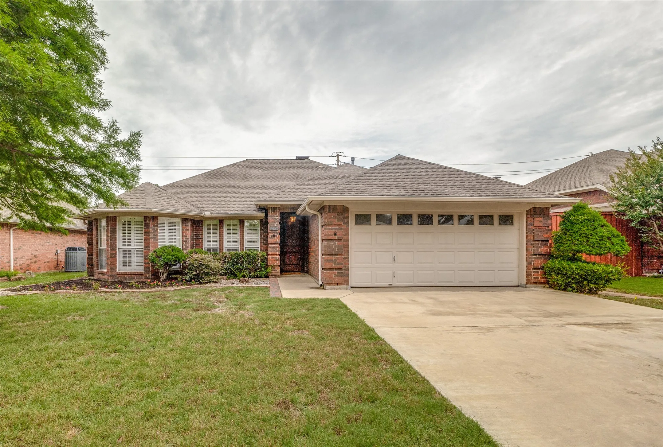 Single Family Residence For Rent in Dallas County , 512 Parkview Place, Coppell, Texas 75019, 3 Bedroom, 2 Bathroom, 2 Garage spaces, 1,674 Sqft, built in 1988, mls#21320675, Real Estate Agent in Coppell, Homes For Rent in Dallas county, Homes For Rent in Coppell, Realtor in Coppell Texas, Real Estate Brokerage Independent Realty Texas, Luminita Cordes Realtor