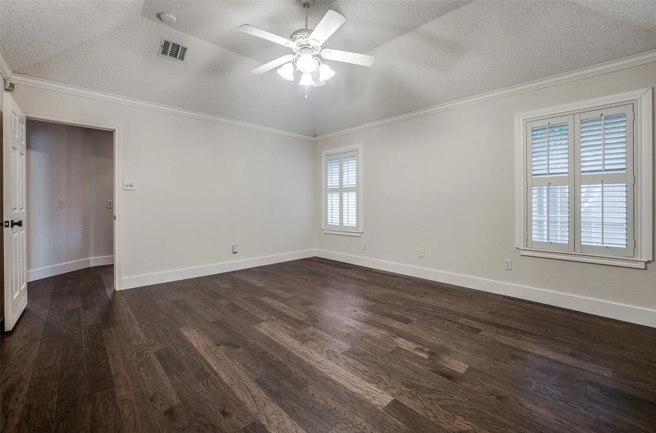 Single Family Residence For Rent in Dallas County , 512 Parkview Place, Coppell, Texas 75019, 3 Bedroom, 2 Bathroom, 2 Garage spaces, 1,674 Sqft, built in 1988, mls#21320675, Real Estate Agent in Coppell, Homes For Rent in Dallas county, Homes For Rent in Coppell, Realtor in Coppell Texas, Real Estate Brokerage Independent Realty Texas, Luminita Cordes Realtor