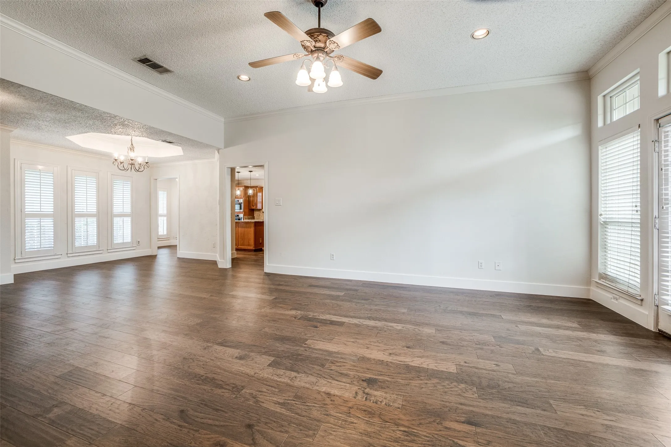 Single Family Residence For Rent in Dallas County , 512 Parkview Place, Coppell, Texas 75019, 3 Bedroom, 2 Bathroom, 2 Garage spaces, 1,674 Sqft, built in 1988, mls#21320675, Real Estate Agent in Coppell, Homes For Rent in Dallas county, Homes For Rent in Coppell, Realtor in Coppell Texas, Real Estate Brokerage Independent Realty Texas, Luminita Cordes Realtor