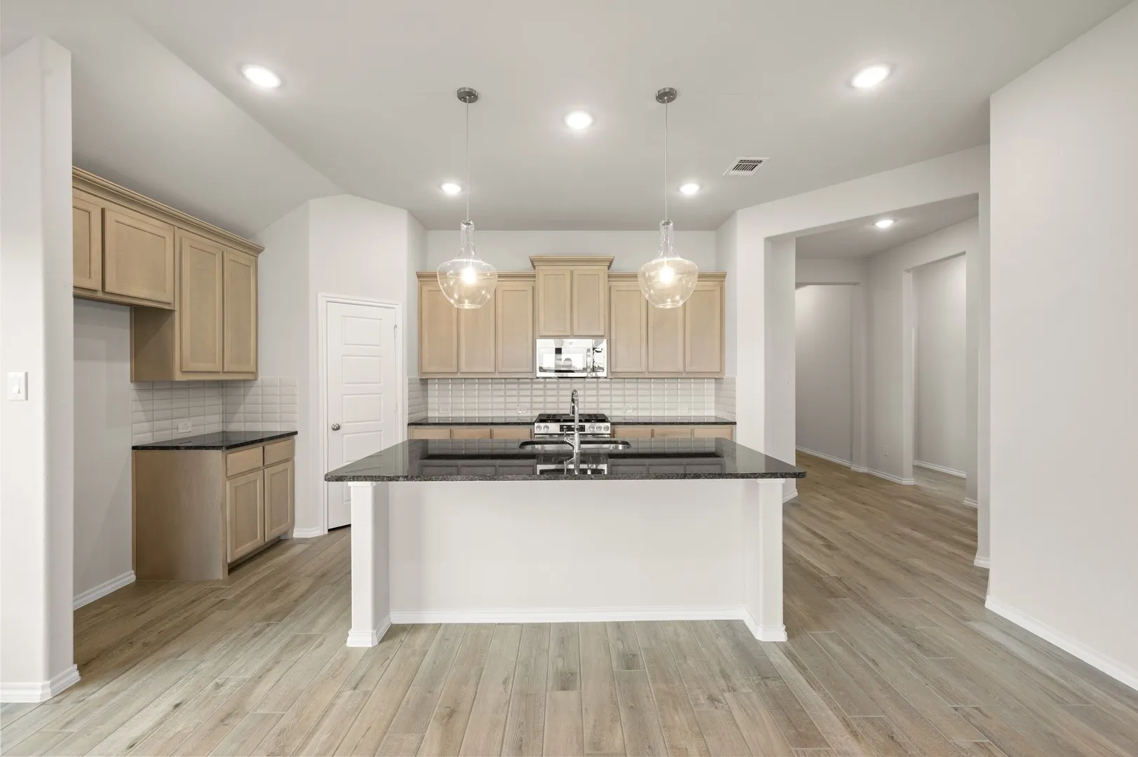 Hunters Ridge-Concept 1937-RA-1105 Turtle Hill Lane-Kitchen2-Risewell Homes