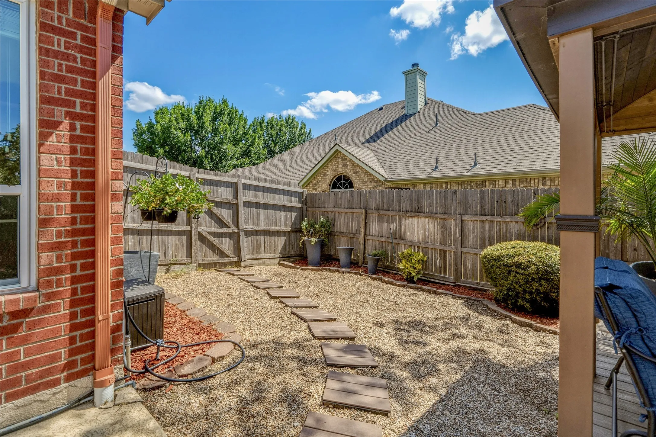 Single Family Residence For Sale in Tarrant County , 1007 Dover Heights Trail, Mansfield, Texas 76063, 4 Bedroom, 4 Bathroom, 3 Garage spaces, 3,029 Sqft, built in 2002, mls#21319751, Real Estate Agent in Mansfield, Homes For Sale in Tarrant county, Homes For Sale in Mansfield, Realtor in Mansfield Texas, Real Estate Brokerage Independent Realty Texas, Luminita Cordes Realtor