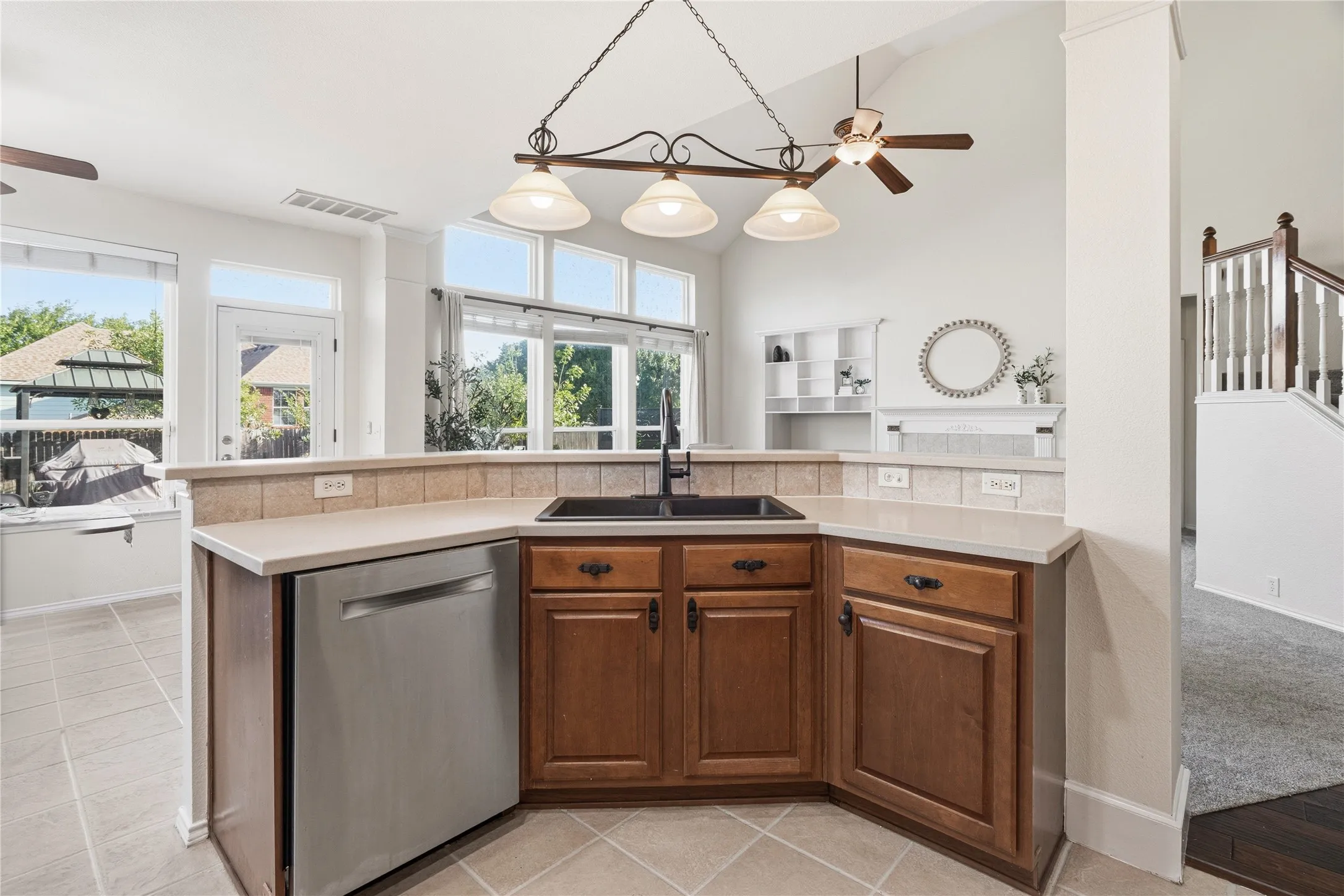 Single Family Residence For Sale in Tarrant County , 1007 Dover Heights Trail, Mansfield, Texas 76063, 4 Bedroom, 4 Bathroom, 3 Garage spaces, 3,029 Sqft, built in 2002, mls#21319751, Real Estate Agent in Mansfield, Homes For Sale in Tarrant county, Homes For Sale in Mansfield, Realtor in Mansfield Texas, Real Estate Brokerage Independent Realty Texas, Luminita Cordes Realtor