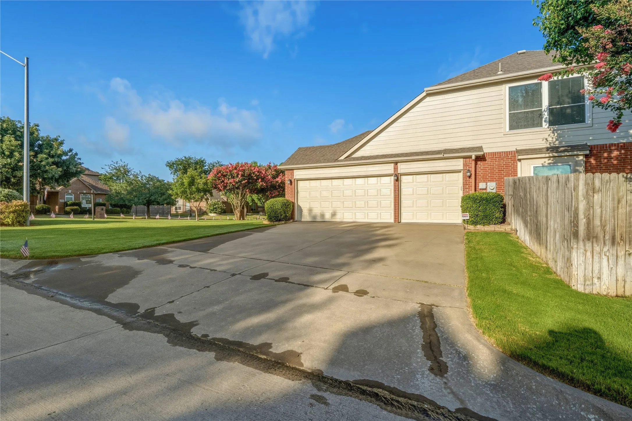 Single Family Residence For Sale in Tarrant County , 1007 Dover Heights Trail, Mansfield, Texas 76063, 4 Bedroom, 4 Bathroom, 3 Garage spaces, 3,029 Sqft, built in 2002, mls#21319751, Real Estate Agent in Mansfield, Homes For Sale in Tarrant county, Homes For Sale in Mansfield, Realtor in Mansfield Texas, Real Estate Brokerage Independent Realty Texas, Luminita Cordes Realtor