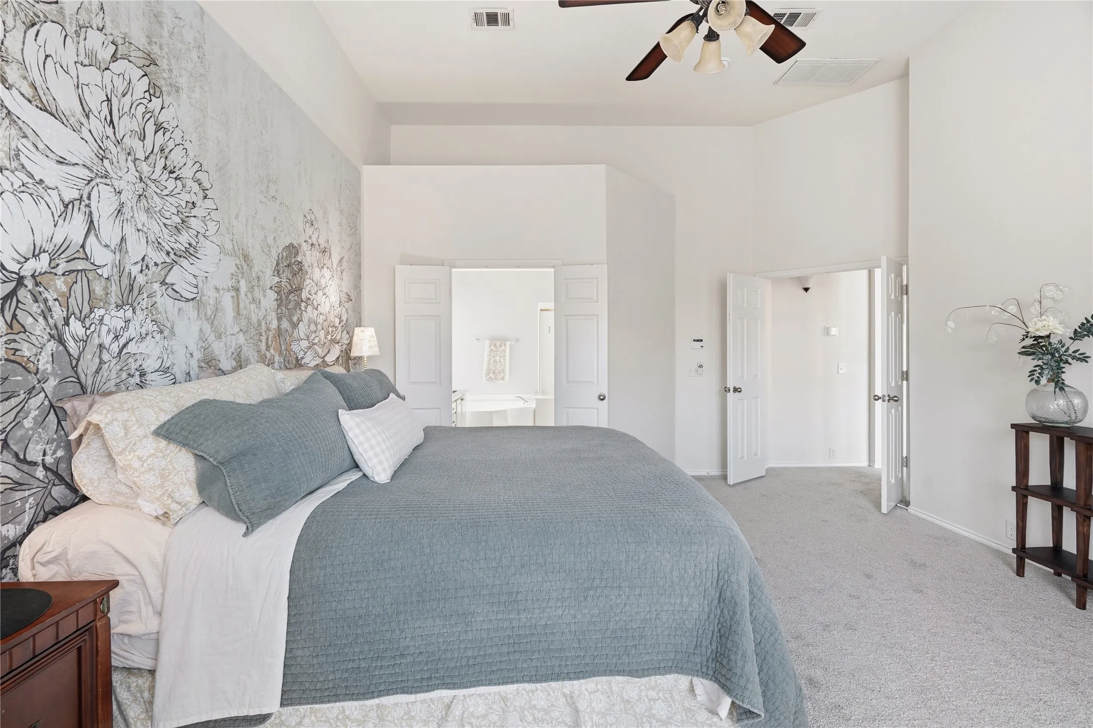 Single Family Residence For Sale in Tarrant County , 1007 Dover Heights Trail, Mansfield, Texas 76063, 4 Bedroom, 4 Bathroom, 3 Garage spaces, 3,029 Sqft, built in 2002, mls#21319751, Real Estate Agent in Mansfield, Homes For Sale in Tarrant county, Homes For Sale in Mansfield, Realtor in Mansfield Texas, Real Estate Brokerage Independent Realty Texas, Luminita Cordes Realtor