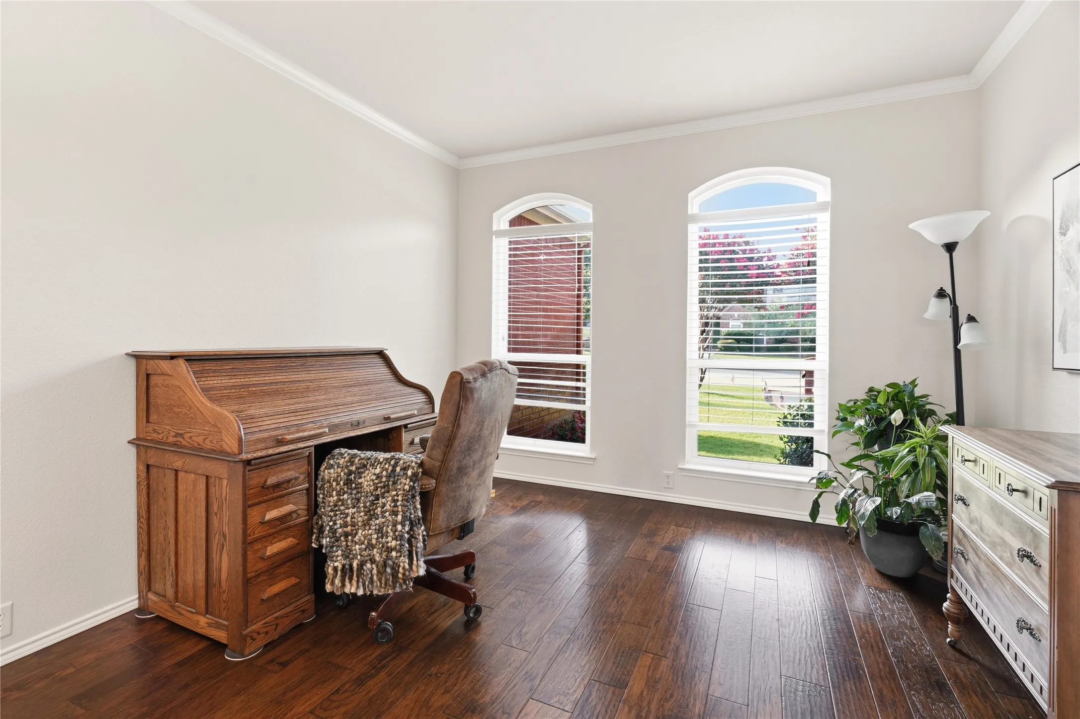 Single Family Residence For Sale in Tarrant County , 1007 Dover Heights Trail, Mansfield, Texas 76063, 4 Bedroom, 4 Bathroom, 3 Garage spaces, 3,029 Sqft, built in 2002, mls#21319751, Real Estate Agent in Mansfield, Homes For Sale in Tarrant county, Homes For Sale in Mansfield, Realtor in Mansfield Texas, Real Estate Brokerage Independent Realty Texas, Luminita Cordes Realtor
