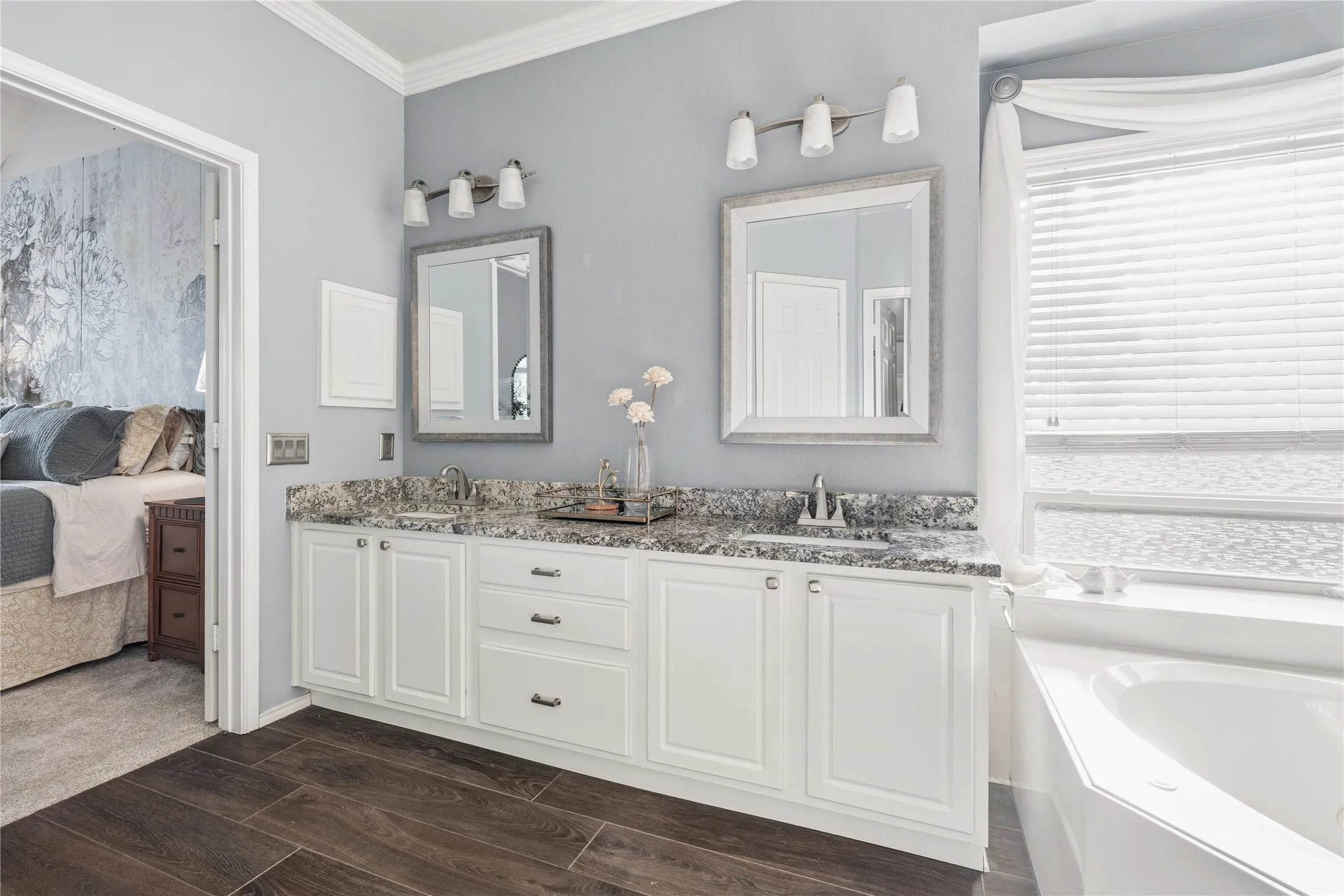 Single Family Residence For Sale in Tarrant County , 1007 Dover Heights Trail, Mansfield, Texas 76063, 4 Bedroom, 4 Bathroom, 3 Garage spaces, 3,029 Sqft, built in 2002, mls#21319751, Real Estate Agent in Mansfield, Homes For Sale in Tarrant county, Homes For Sale in Mansfield, Realtor in Mansfield Texas, Real Estate Brokerage Independent Realty Texas, Luminita Cordes Realtor