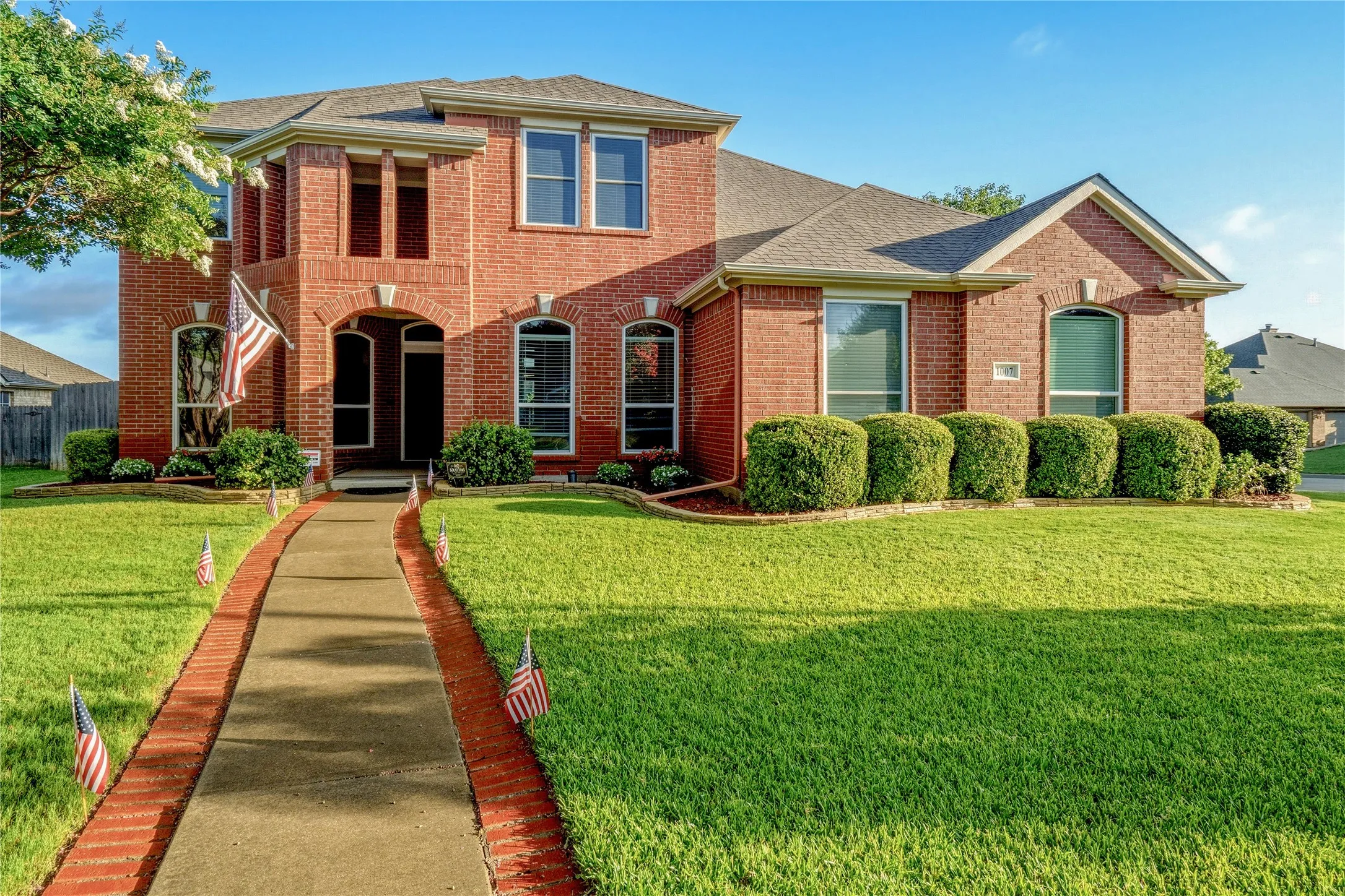 Single Family Residence For Sale in Tarrant County , 1007 Dover Heights Trail, Mansfield, Texas 76063, 4 Bedroom, 4 Bathroom, 3 Garage spaces, 3,029 Sqft, built in 2002, mls#21319751, Real Estate Agent in Mansfield, Homes For Sale in Tarrant county, Homes For Sale in Mansfield, Realtor in Mansfield Texas, Real Estate Brokerage Independent Realty Texas, Luminita Cordes Realtor