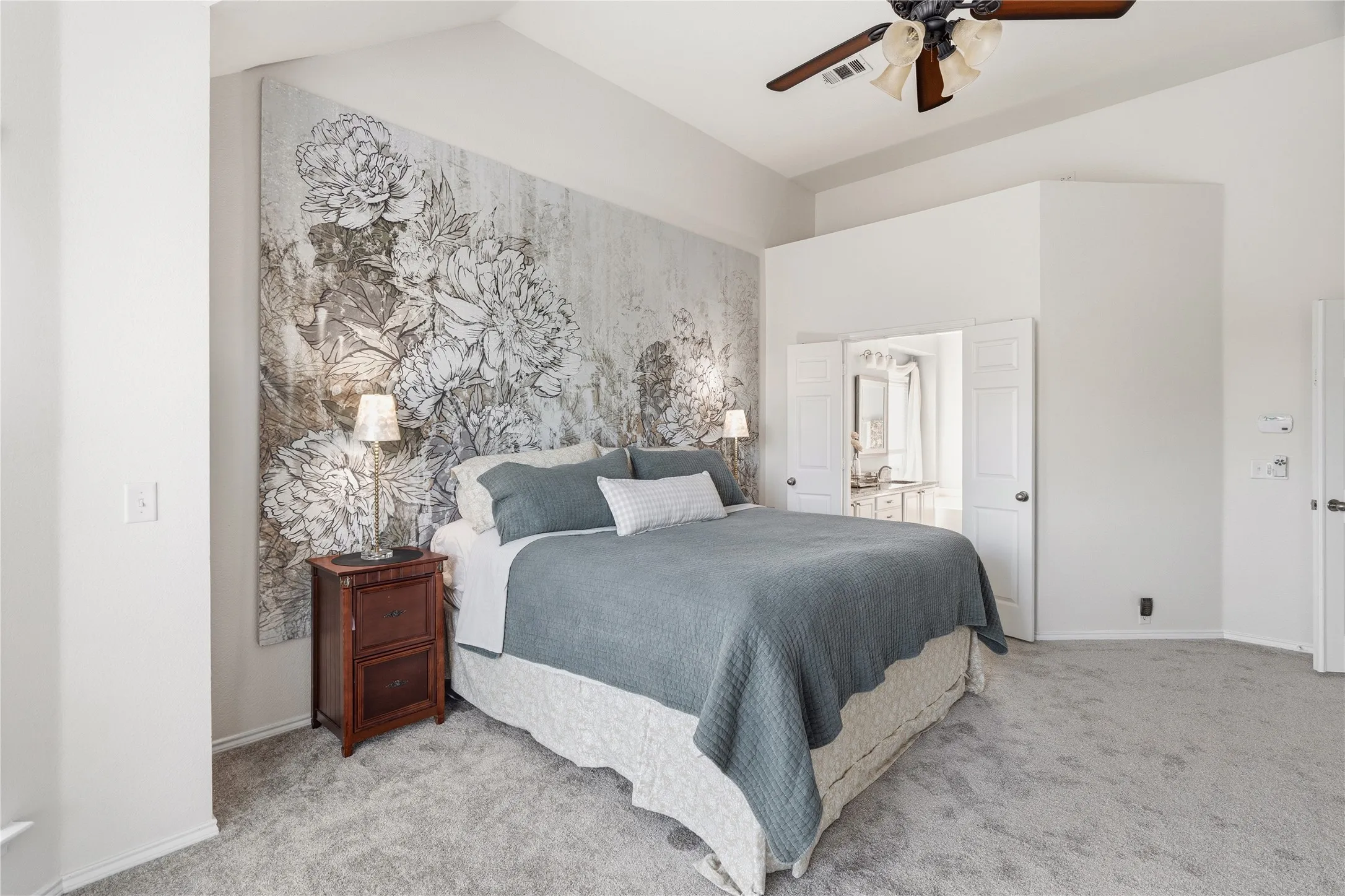 Single Family Residence For Sale in Tarrant County , 1007 Dover Heights Trail, Mansfield, Texas 76063, 4 Bedroom, 4 Bathroom, 3 Garage spaces, 3,029 Sqft, built in 2002, mls#21319751, Real Estate Agent in Mansfield, Homes For Sale in Tarrant county, Homes For Sale in Mansfield, Realtor in Mansfield Texas, Real Estate Brokerage Independent Realty Texas, Luminita Cordes Realtor