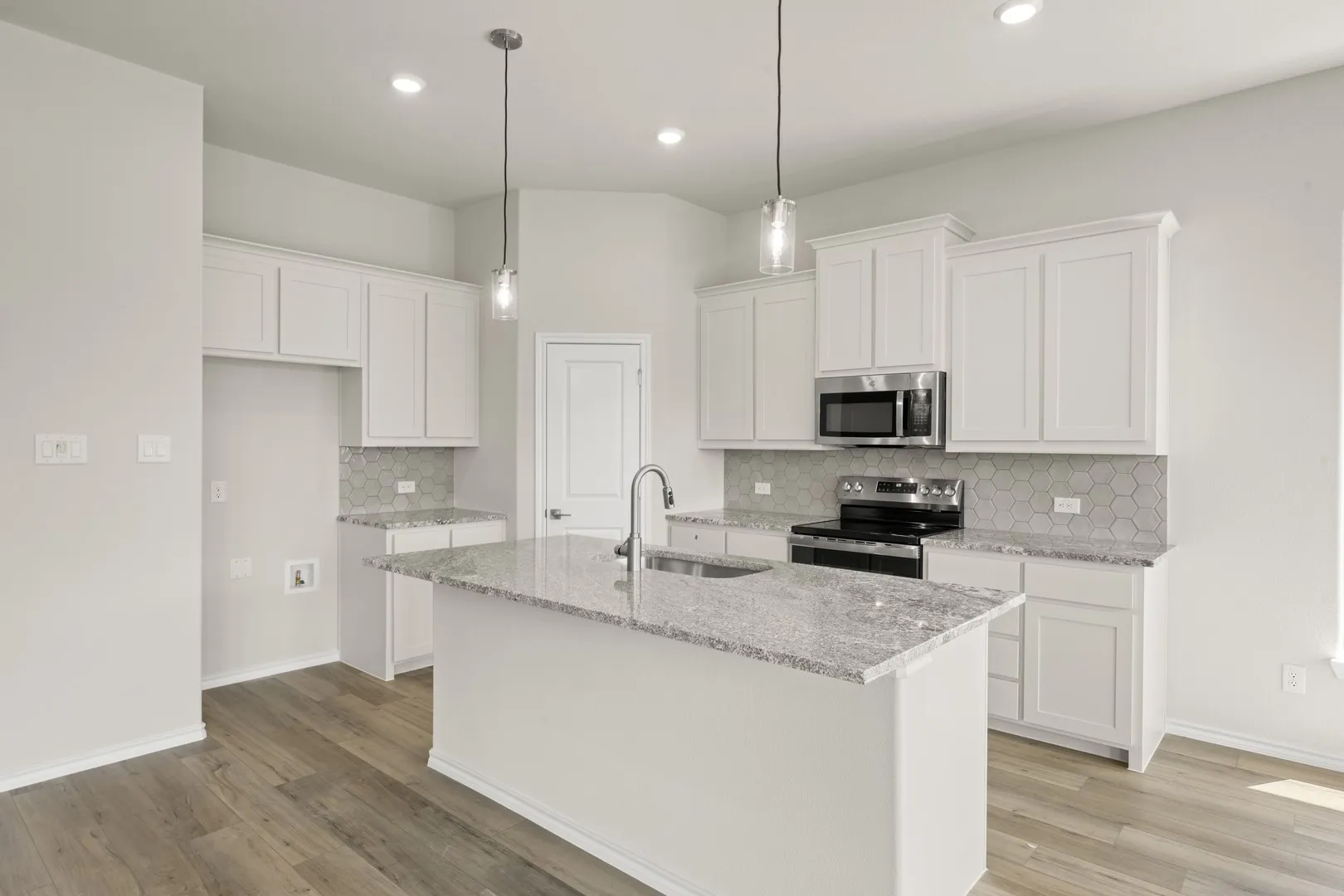 DFW-Pirate Village-Concept 2492-4000 Kitts Road-Kitchen-Risewell Homes-2