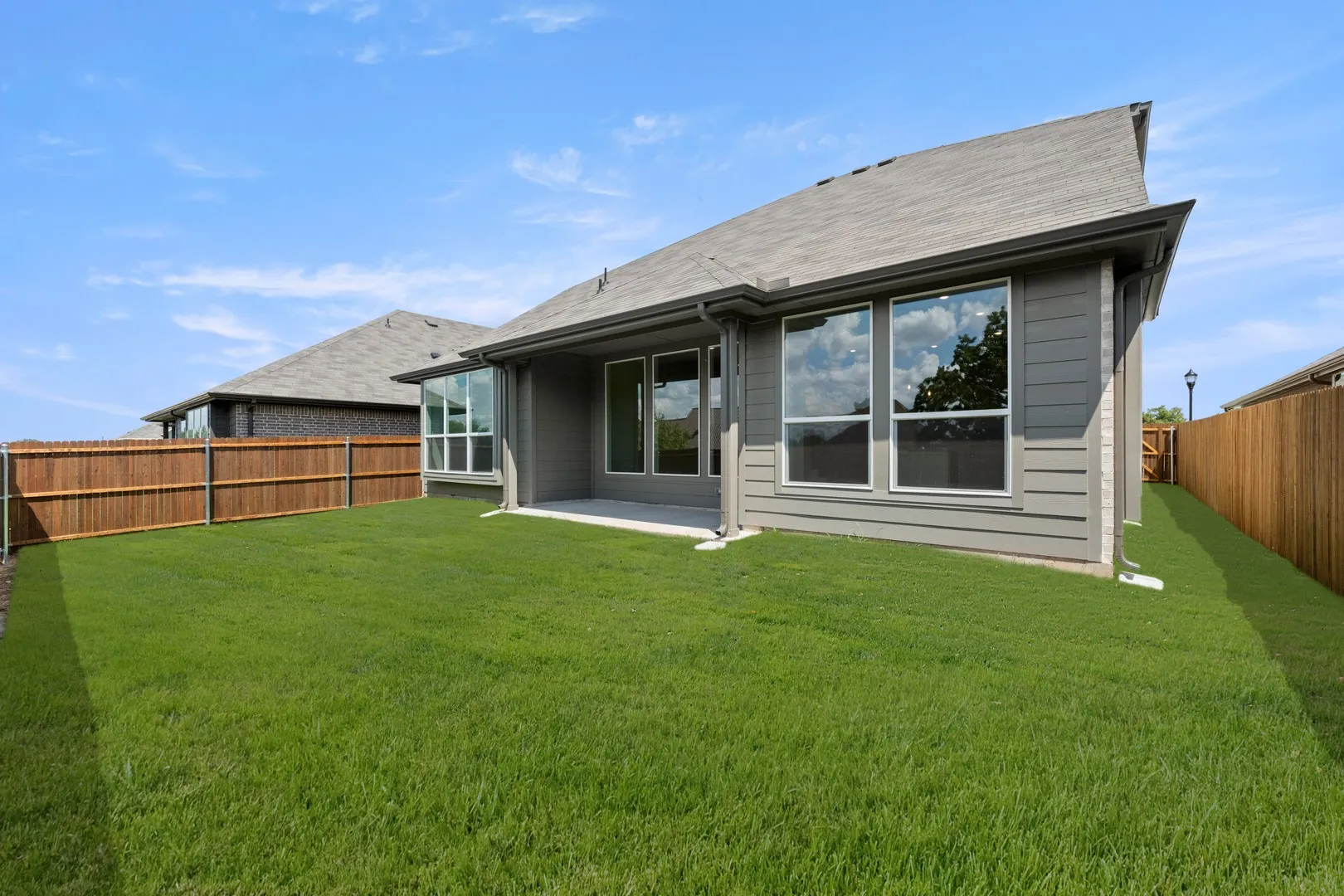 DFW-Pirate Village-Concept 2492-4000 Kitts Road-Back-Risewell Homes-2