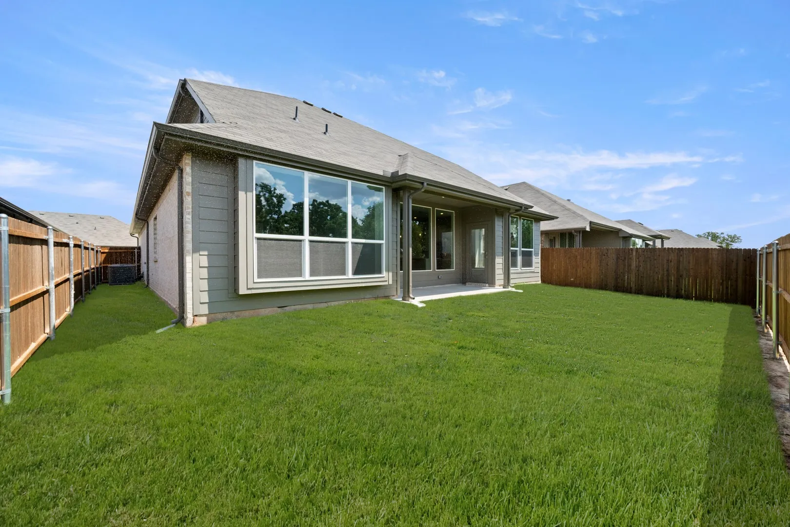 DFW-Pirate Village-Concept 2492-4000 Kitts Road-Back-Risewell Homes-1