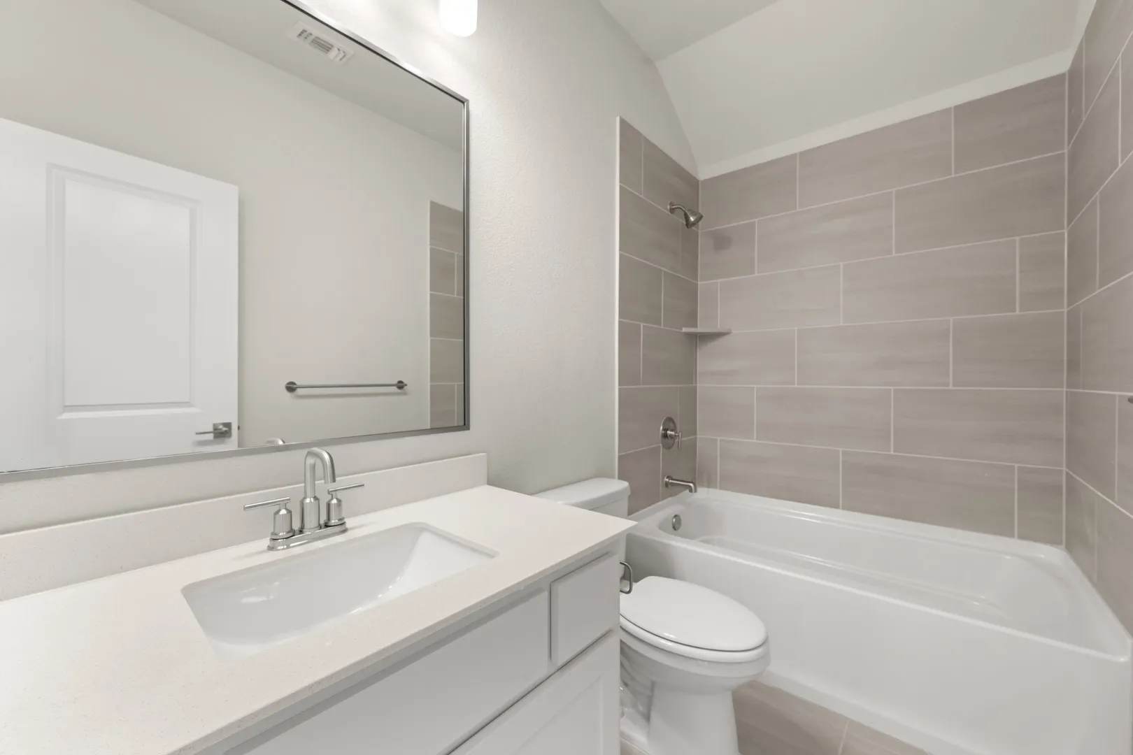 DFW-Pirate Village-Concept 2492-4000 Kitts Road-Bathroom-Risewell Homes-2