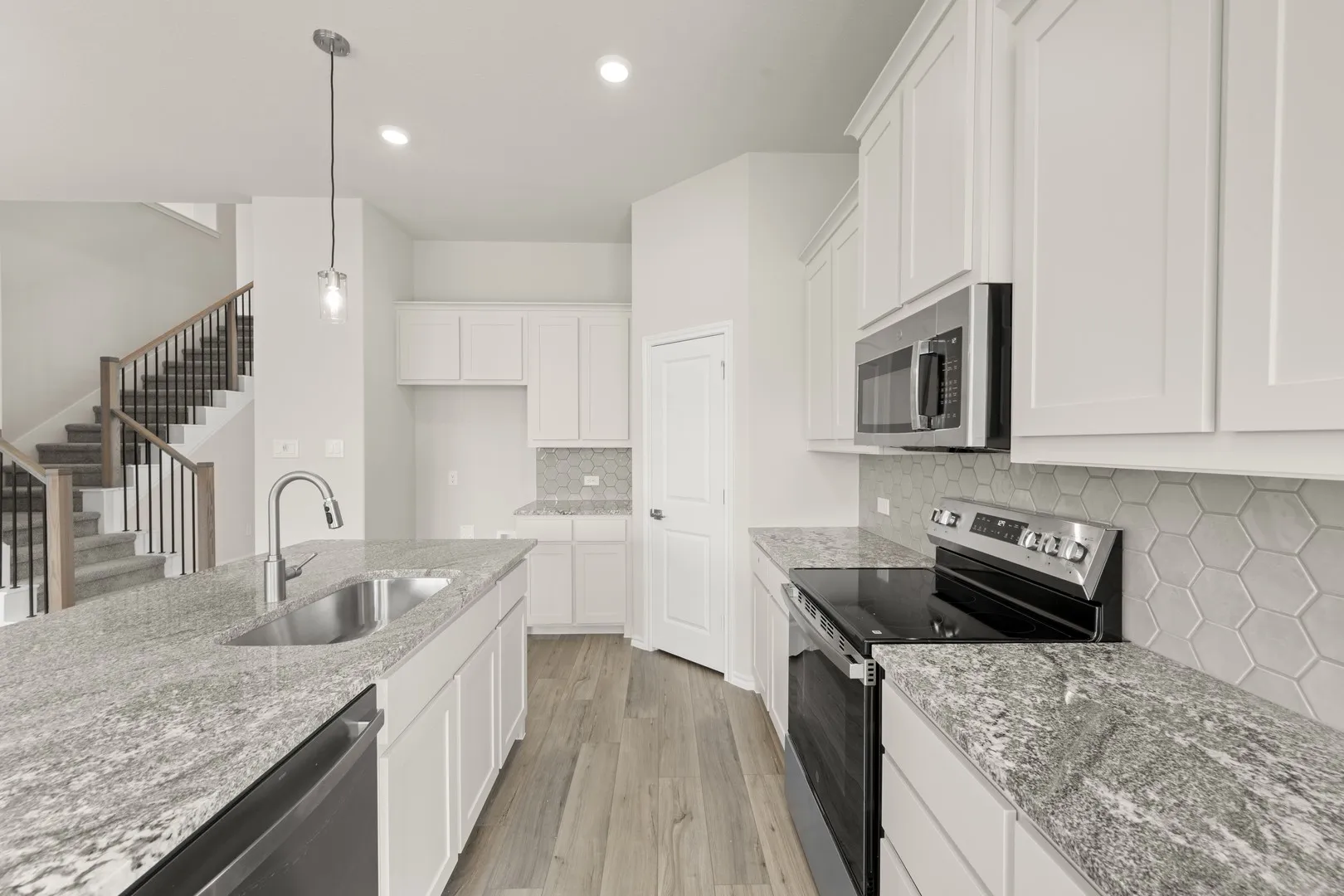 DFW-Pirate Village-Concept 2492-4000 Kitts Road-Kitchen-Risewell Homes-3