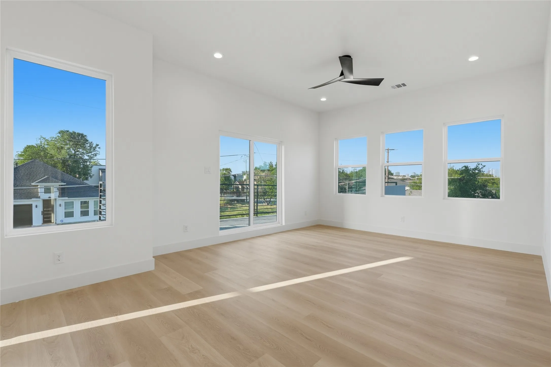 Single Family Residence For Sale in Dallas County , 1810 Bickers Street, Dallas, Texas 75212, 4 Bedroom, 4 Bathroom, 2 Garage spaces, 2,400 Sqft, built in 2026, mls#21317425, Real Estate Agent in Dallas, Homes For Sale in Dallas county, Homes For Sale in Dallas, Realtor in Dallas Texas, Real Estate Brokerage Independent Realty Texas, Luminita Cordes Realtor