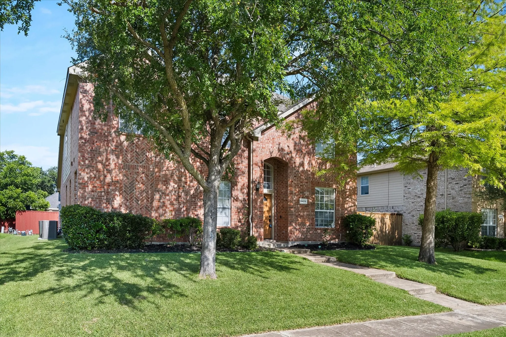 Single Family Residence For Sale in Dallas County , 6409 Hawthorne Cove, Rowlett, Texas 75089, 5 Bedroom, 3 Bathroom, 2 Garage spaces, 2,503 Sqft, built in 2000, mls#21319180, Real Estate Agent in Rowlett, Homes For Sale in Dallas county, Homes For Sale in Rowlett, Realtor in Rowlett Texas, Real Estate Brokerage Independent Realty Texas, Luminita Cordes Realtor
