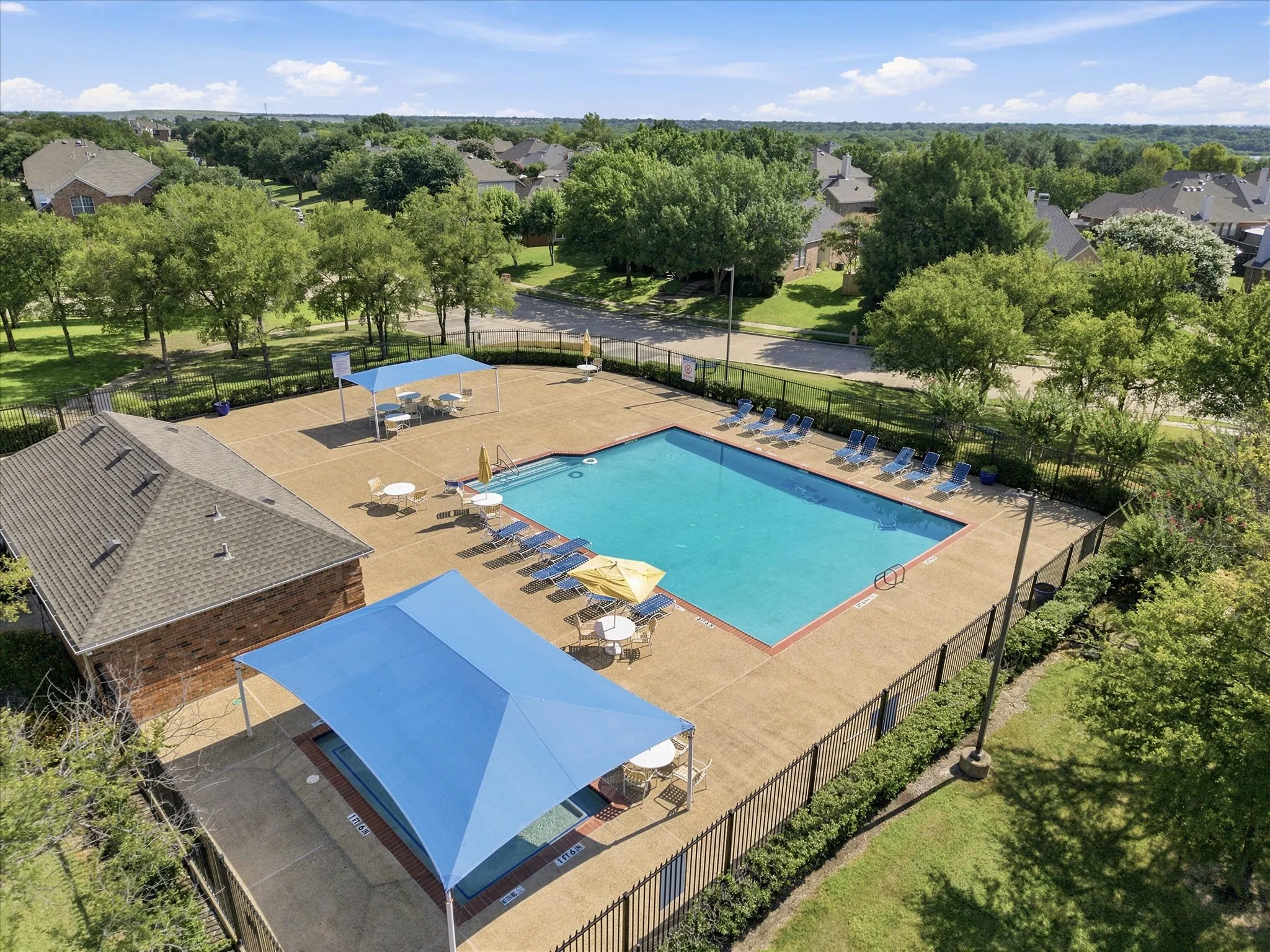 Single Family Residence For Sale in Dallas County , 6409 Hawthorne Cove, Rowlett, Texas 75089, 5 Bedroom, 3 Bathroom, 2 Garage spaces, 2,503 Sqft, built in 2000, mls#21319180, Real Estate Agent in Rowlett, Homes For Sale in Dallas county, Homes For Sale in Rowlett, Realtor in Rowlett Texas, Real Estate Brokerage Independent Realty Texas, Luminita Cordes Realtor