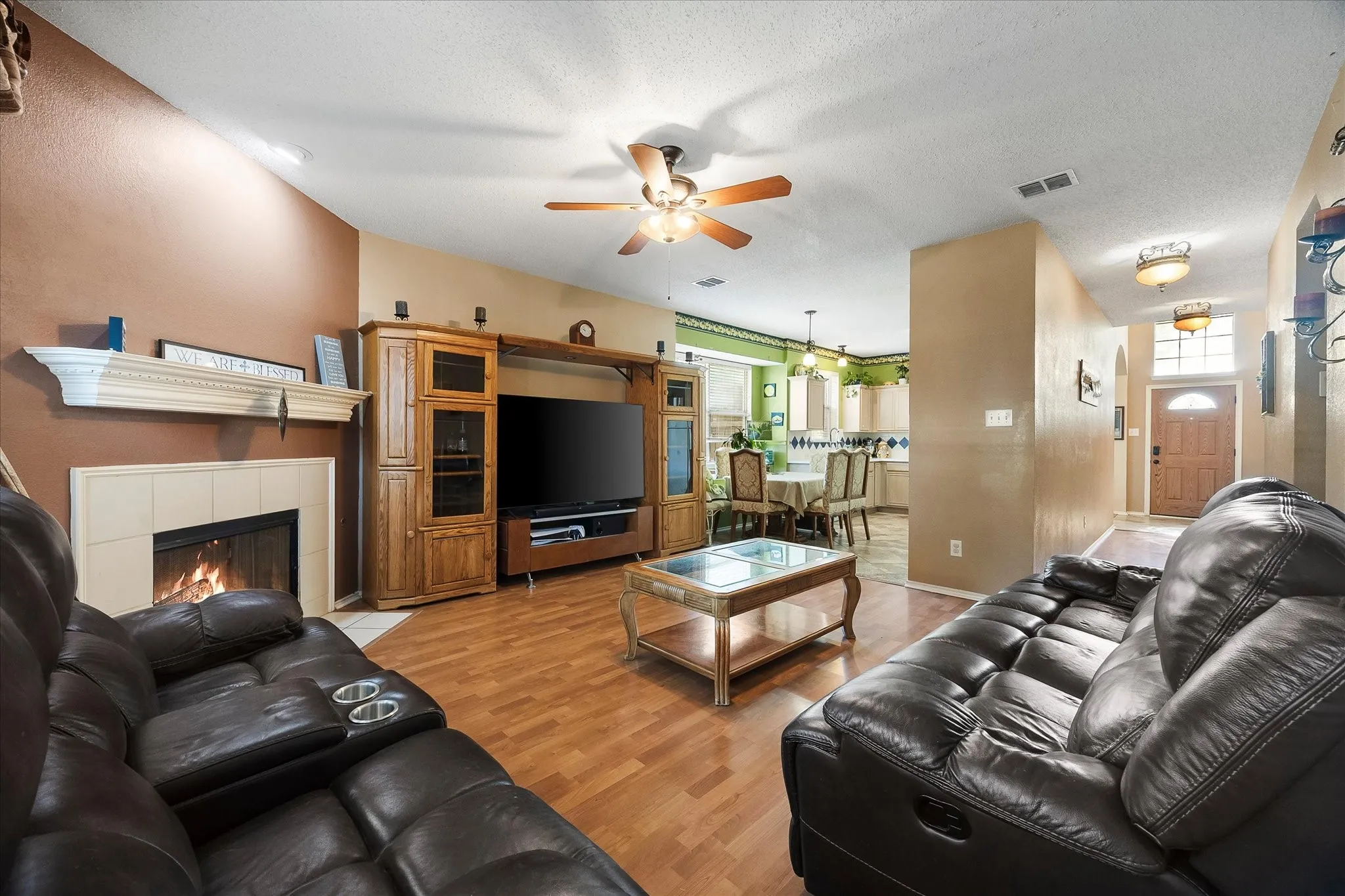 Single Family Residence For Sale in Dallas County , 6409 Hawthorne Cove, Rowlett, Texas 75089, 5 Bedroom, 3 Bathroom, 2 Garage spaces, 2,503 Sqft, built in 2000, mls#21319180, Real Estate Agent in Rowlett, Homes For Sale in Dallas county, Homes For Sale in Rowlett, Realtor in Rowlett Texas, Real Estate Brokerage Independent Realty Texas, Luminita Cordes Realtor