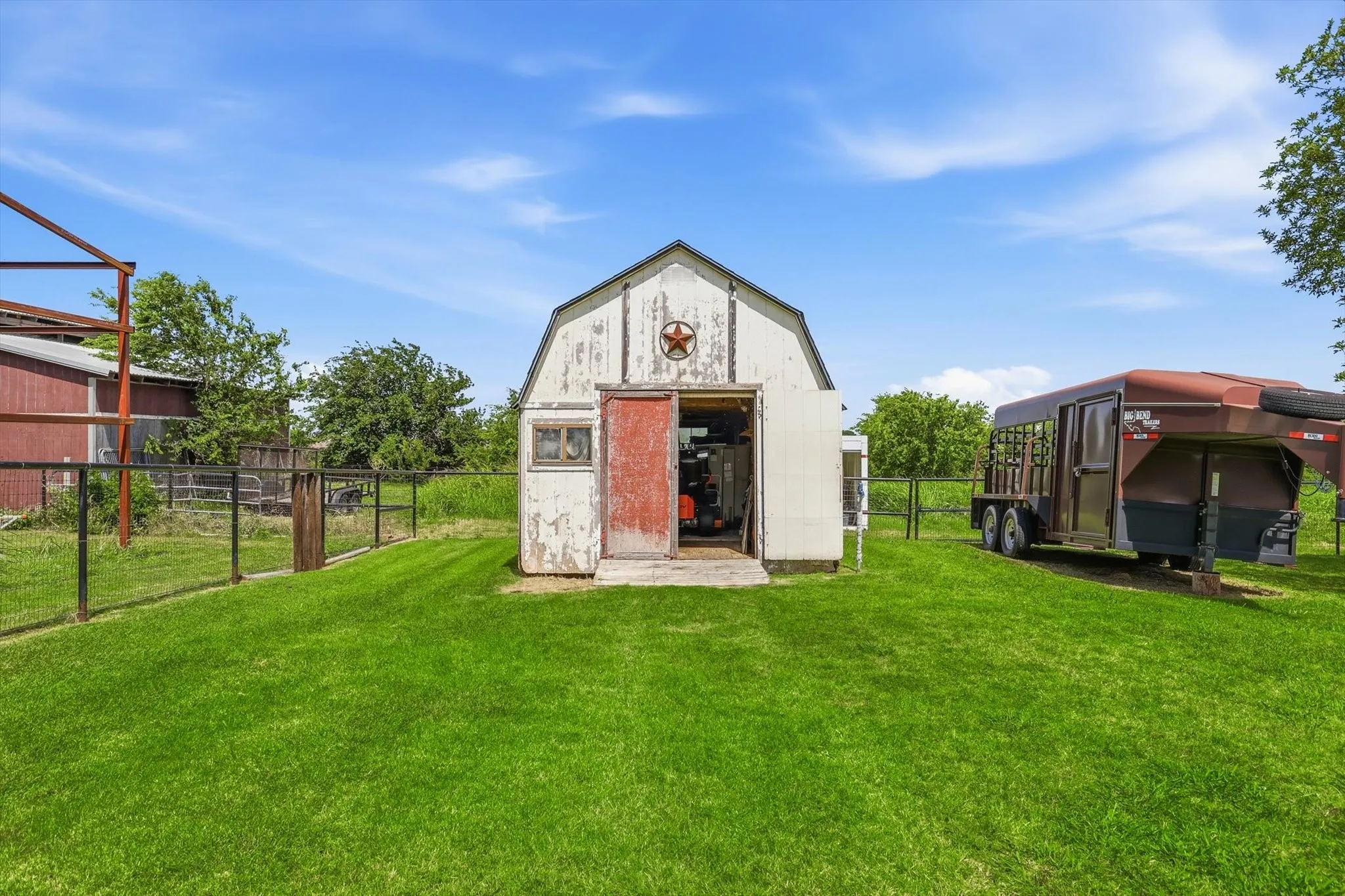 Single Family Residence For Sale in Denton County , 9238 Indian Trail, Sanger, Texas 76266, 4 Bedroom, 2 Bathroom, Garage spaces, 1,675 Sqft, built in 1985, mls#21320710, Real Estate Agent in Sanger, Homes For Sale in Denton county, Homes For Sale in Sanger, Realtor in Sanger Texas, Real Estate Brokerage Independent Realty Texas, Luminita Cordes Realtor