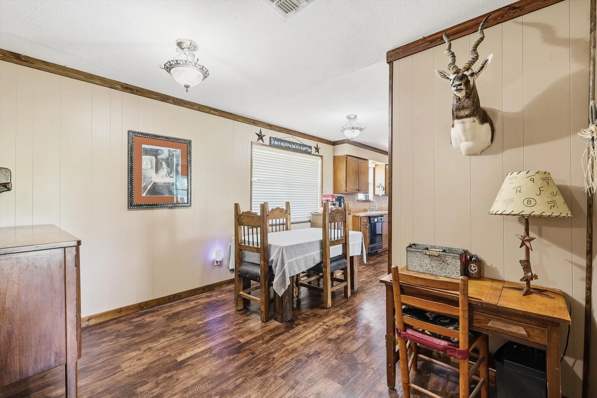 Single Family Residence For Sale in Denton County , 9238 Indian Trail, Sanger, Texas 76266, 4 Bedroom, 2 Bathroom, Garage spaces, 1,675 Sqft, built in 1985, mls#21320710, Real Estate Agent in Sanger, Homes For Sale in Denton county, Homes For Sale in Sanger, Realtor in Sanger Texas, Real Estate Brokerage Independent Realty Texas, Luminita Cordes Realtor