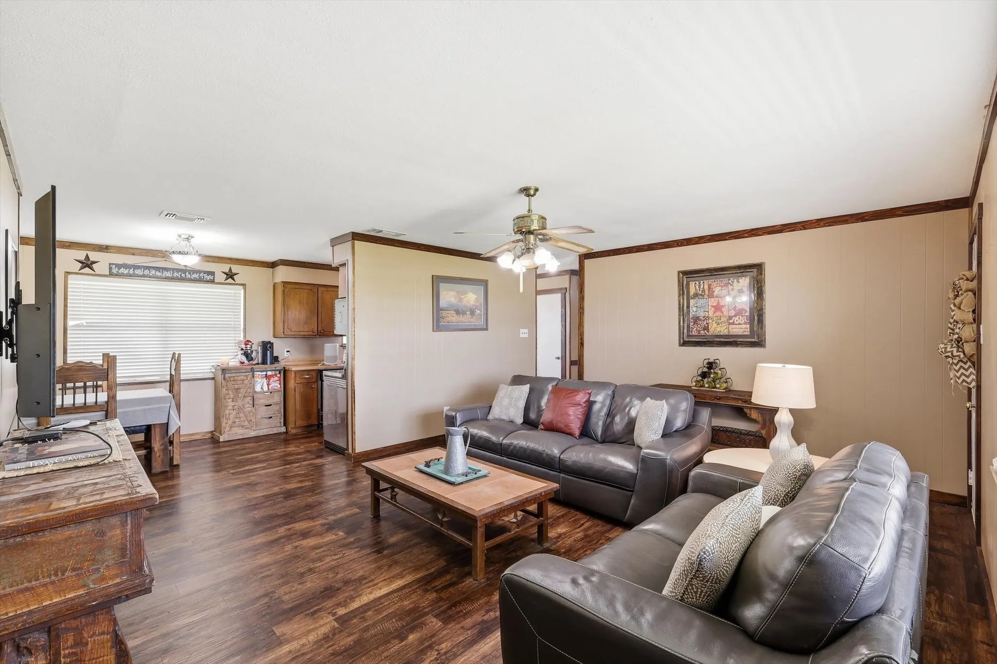 Single Family Residence For Sale in Denton County , 9238 Indian Trail, Sanger, Texas 76266, 4 Bedroom, 2 Bathroom, Garage spaces, 1,675 Sqft, built in 1985, mls#21320710, Real Estate Agent in Sanger, Homes For Sale in Denton county, Homes For Sale in Sanger, Realtor in Sanger Texas, Real Estate Brokerage Independent Realty Texas, Luminita Cordes Realtor