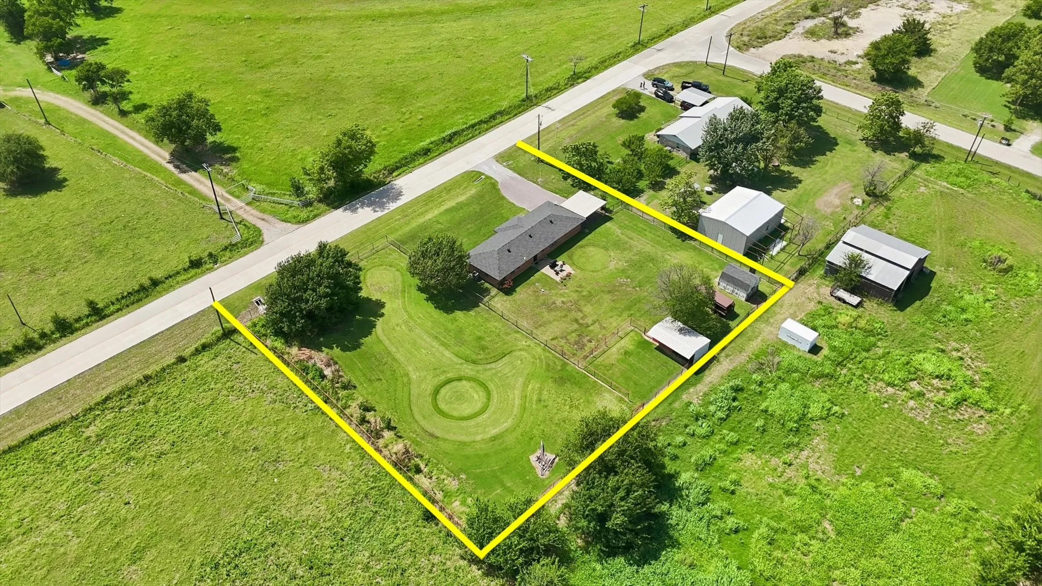 Single Family Residence For Sale in Denton County , 9238 Indian Trail, Sanger, Texas 76266, 4 Bedroom, 2 Bathroom, Garage spaces, 1,675 Sqft, built in 1985, mls#21320710, Real Estate Agent in Sanger, Homes For Sale in Denton county, Homes For Sale in Sanger, Realtor in Sanger Texas, Real Estate Brokerage Independent Realty Texas, Luminita Cordes Realtor