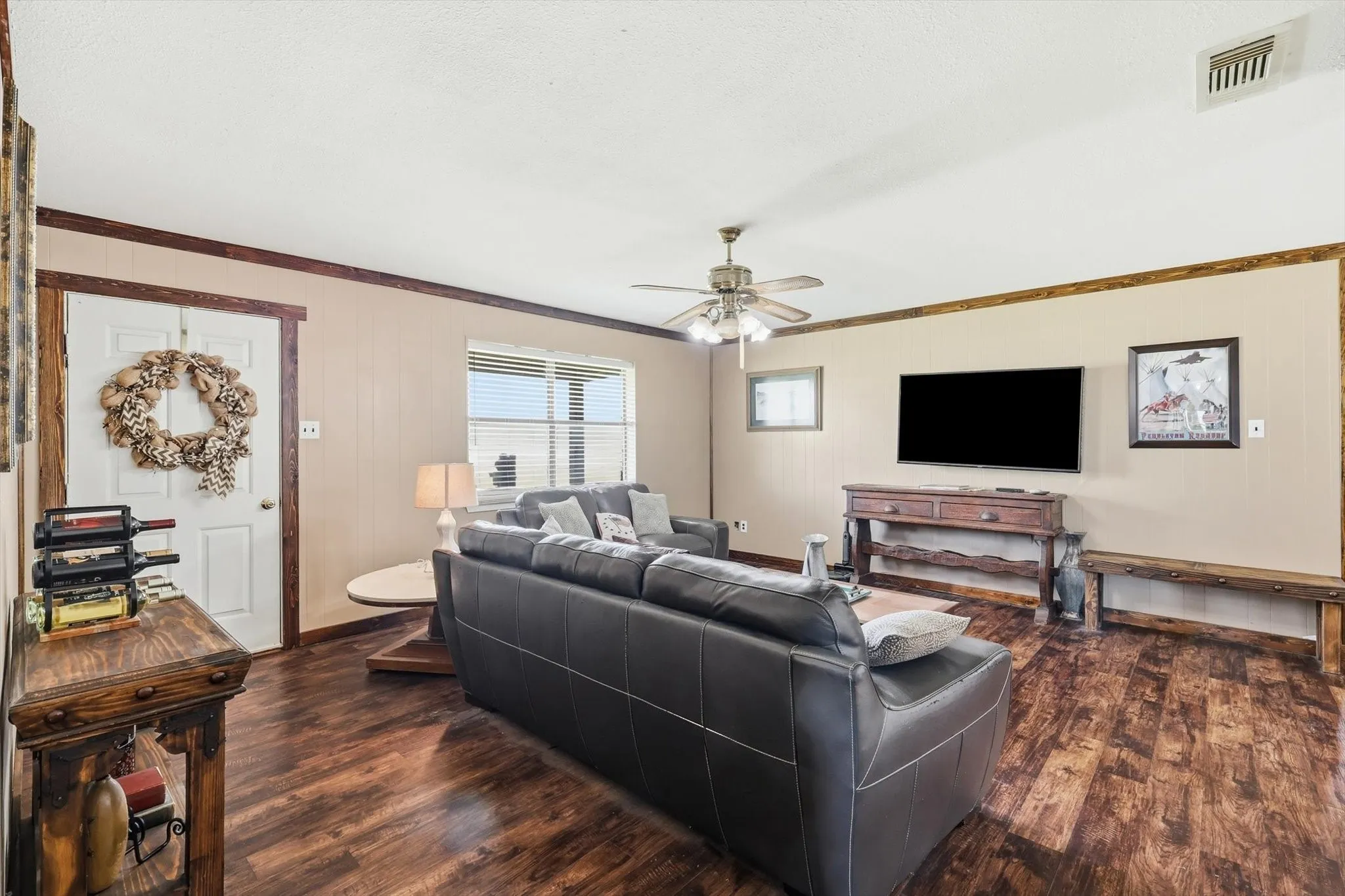 Single Family Residence For Sale in Denton County , 9238 Indian Trail, Sanger, Texas 76266, 4 Bedroom, 2 Bathroom, Garage spaces, 1,675 Sqft, built in 1985, mls#21320710, Real Estate Agent in Sanger, Homes For Sale in Denton county, Homes For Sale in Sanger, Realtor in Sanger Texas, Real Estate Brokerage Independent Realty Texas, Luminita Cordes Realtor