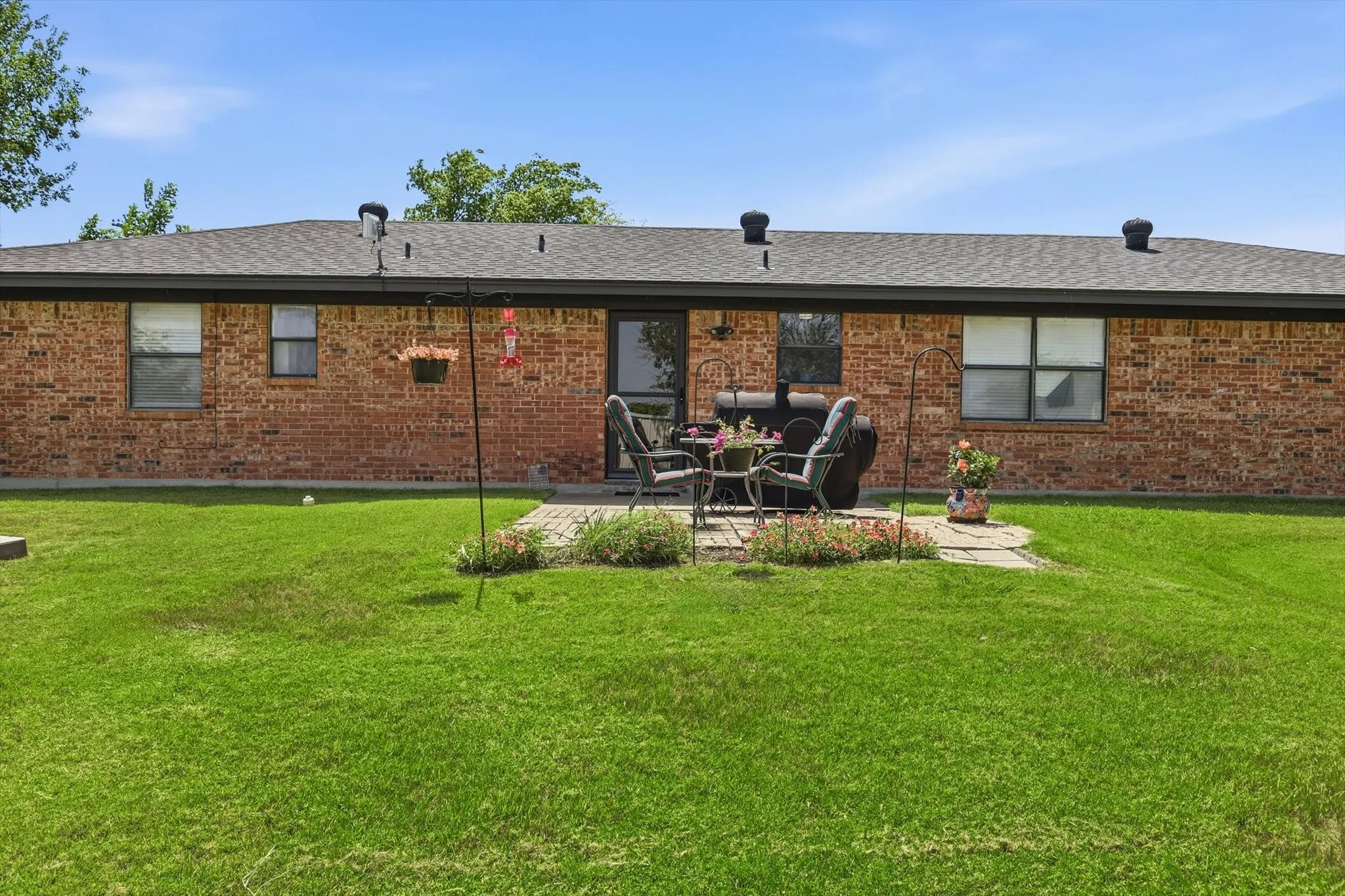 Single Family Residence For Sale in Denton County , 9238 Indian Trail, Sanger, Texas 76266, 4 Bedroom, 2 Bathroom, Garage spaces, 1,675 Sqft, built in 1985, mls#21320710, Real Estate Agent in Sanger, Homes For Sale in Denton county, Homes For Sale in Sanger, Realtor in Sanger Texas, Real Estate Brokerage Independent Realty Texas, Luminita Cordes Realtor