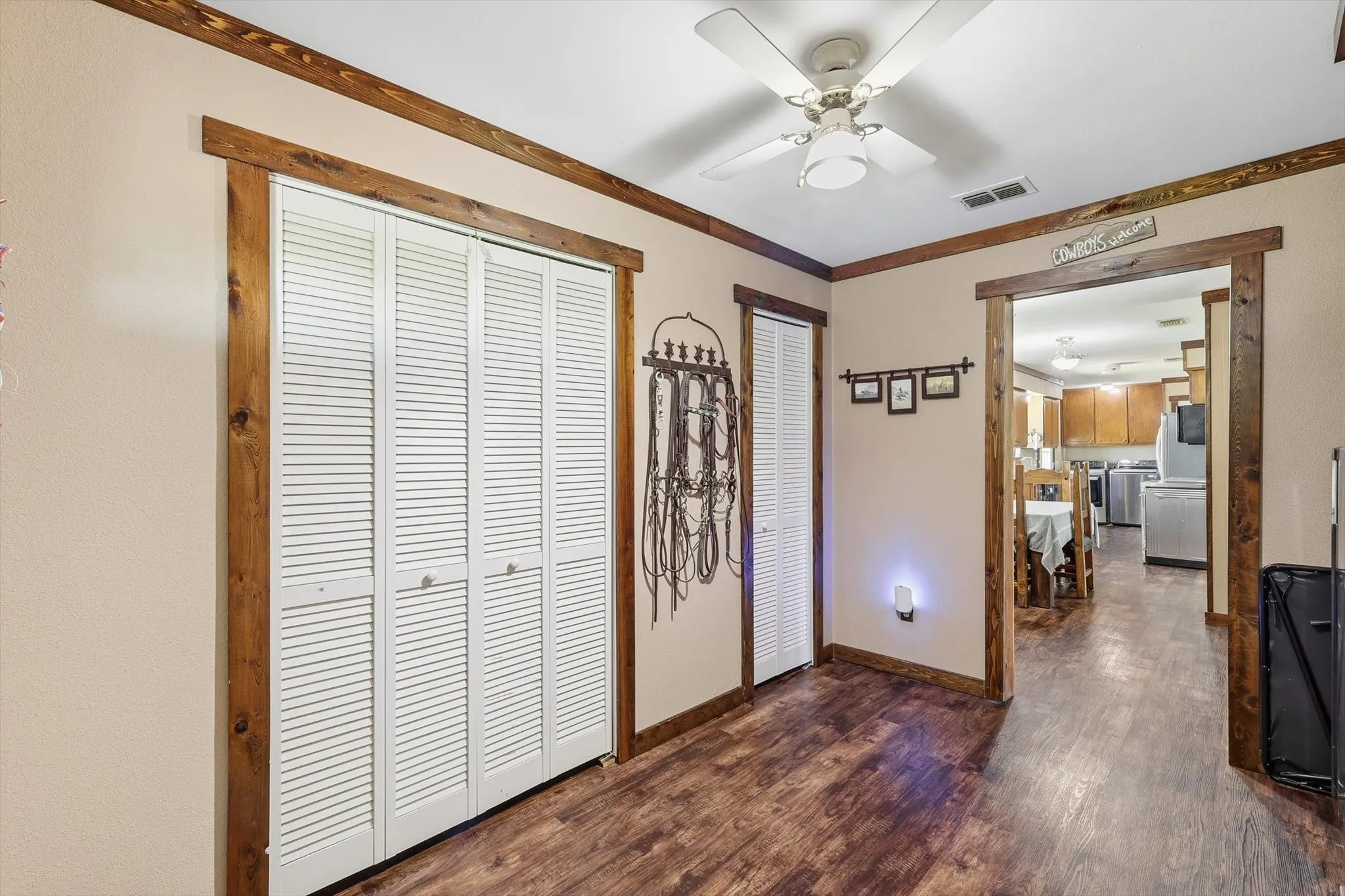 Single Family Residence For Sale in Denton County , 9238 Indian Trail, Sanger, Texas 76266, 4 Bedroom, 2 Bathroom, Garage spaces, 1,675 Sqft, built in 1985, mls#21320710, Real Estate Agent in Sanger, Homes For Sale in Denton county, Homes For Sale in Sanger, Realtor in Sanger Texas, Real Estate Brokerage Independent Realty Texas, Luminita Cordes Realtor
