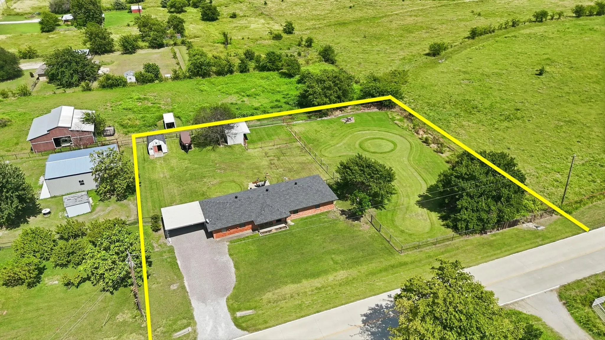 Single Family Residence For Sale in Denton County , 9238 Indian Trail, Sanger, Texas 76266, 4 Bedroom, 2 Bathroom, Garage spaces, 1,675 Sqft, built in 1985, mls#21320710, Real Estate Agent in Sanger, Homes For Sale in Denton county, Homes For Sale in Sanger, Realtor in Sanger Texas, Real Estate Brokerage Independent Realty Texas, Luminita Cordes Realtor