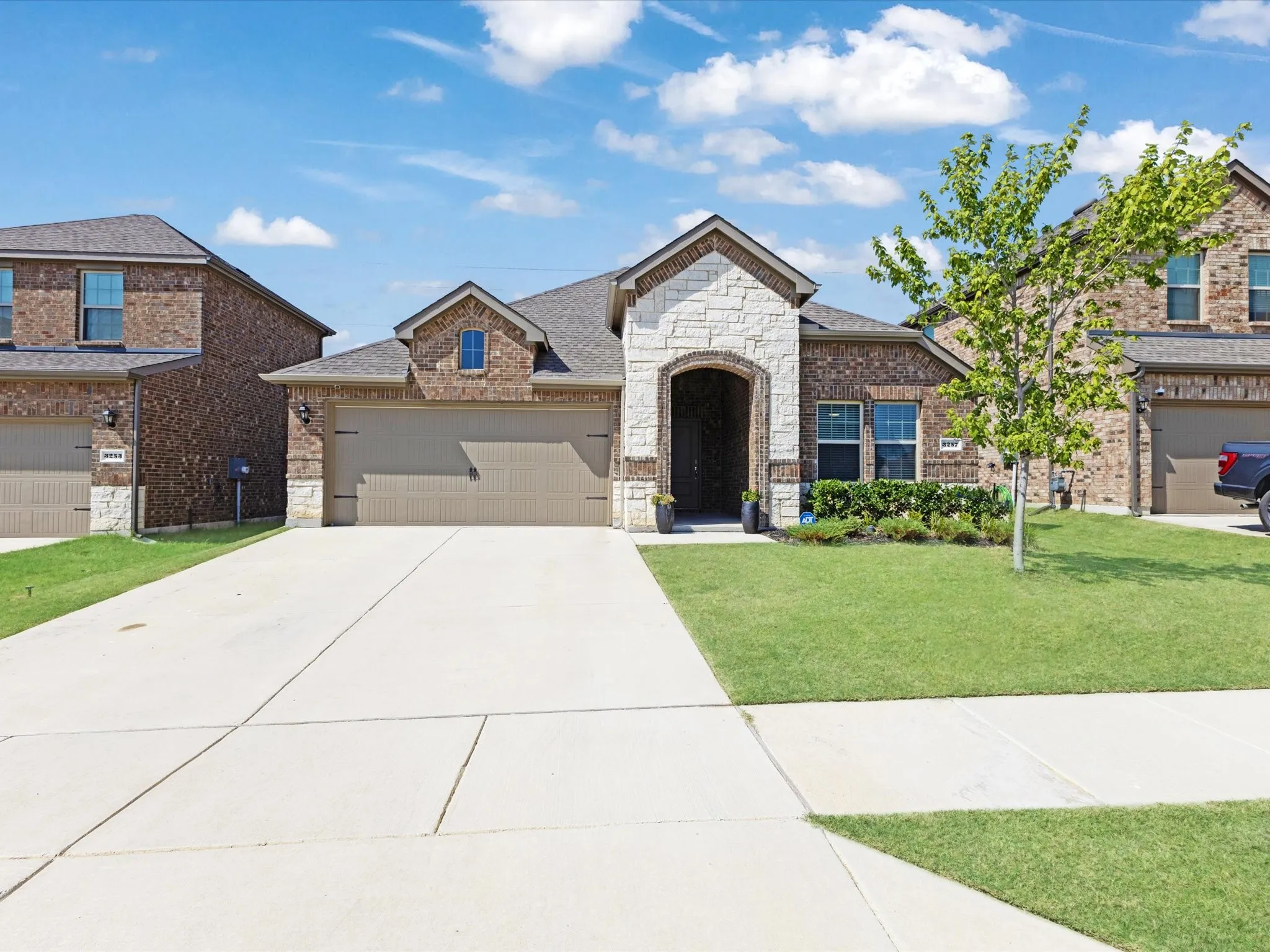 Single Family Residence For Rent in Denton County , 3257 Trails End Road, Aubrey, Texas 76227, 3 Bedroom, 2 Bathroom, 2 Garage spaces, 1,639 Sqft, built in 2023, mls#21320699, Real Estate Agent in Aubrey, Homes For Rent in Denton county, Homes For Rent in Aubrey, Realtor in Aubrey Texas, Real Estate Brokerage Independent Realty Texas, Luminita Cordes Realtor