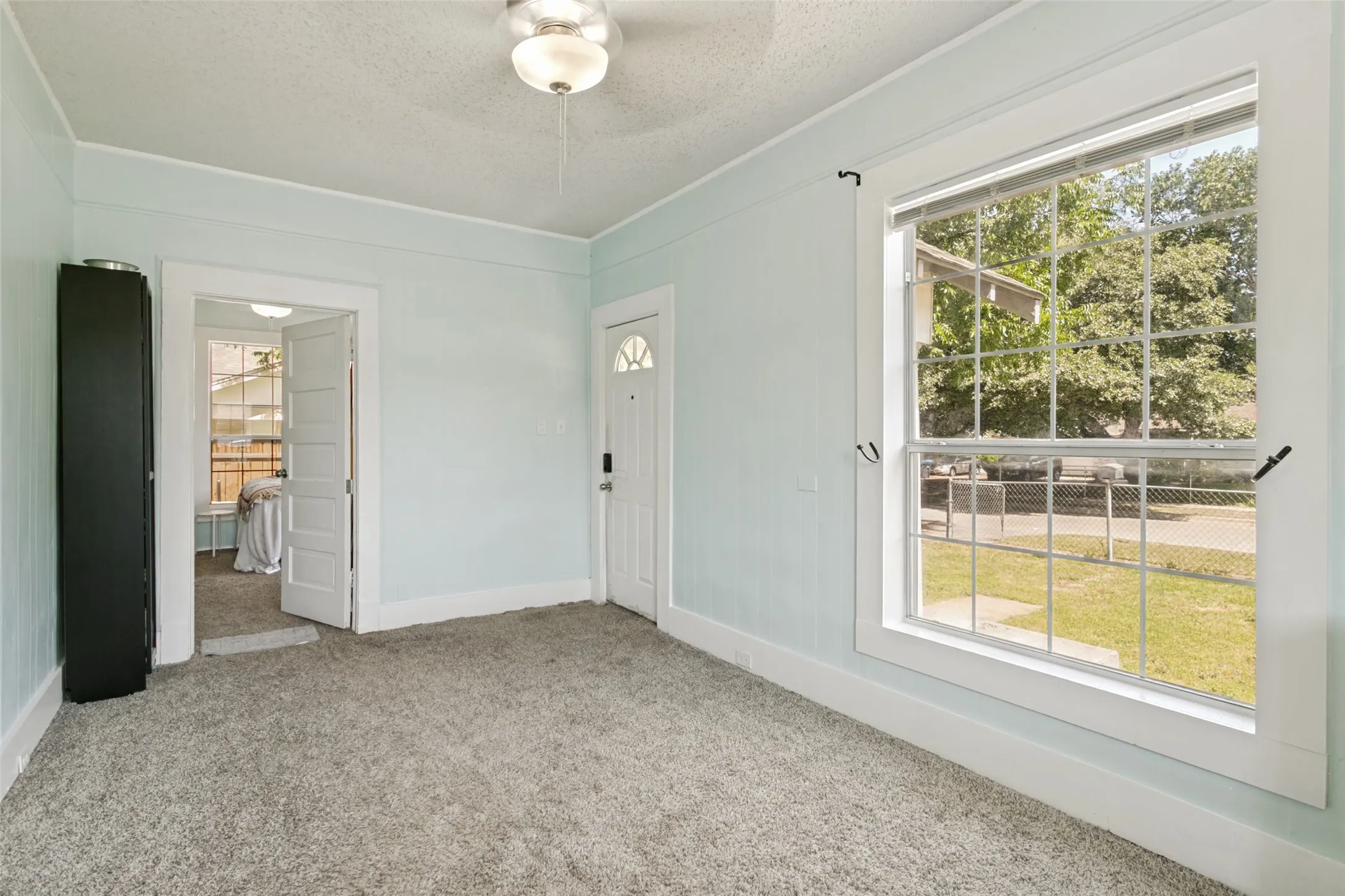 Single Family Residence For Sale in Tarrant County , 3332 Avenue I, Fort Worth, Texas 76105, 2 Bedroom, 2 Bathroom, Garage spaces, 1,040 Sqft, built in 1920, mls#21317436, Real Estate Agent in Fort Worth, Homes For Sale in Tarrant county, Homes For Sale in Fort Worth, Realtor in Fort Worth Texas, Real Estate Brokerage Independent Realty Texas, Luminita Cordes Realtor
