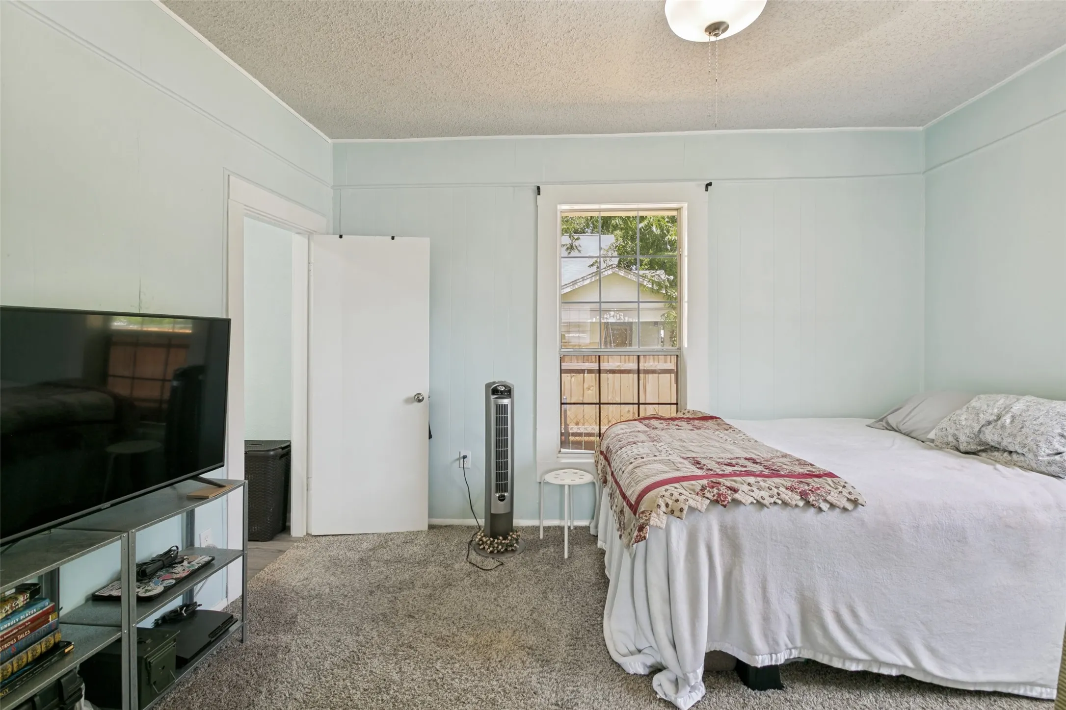 Single Family Residence For Sale in Tarrant County , 3332 Avenue I, Fort Worth, Texas 76105, 2 Bedroom, 2 Bathroom, Garage spaces, 1,040 Sqft, built in 1920, mls#21317436, Real Estate Agent in Fort Worth, Homes For Sale in Tarrant county, Homes For Sale in Fort Worth, Realtor in Fort Worth Texas, Real Estate Brokerage Independent Realty Texas, Luminita Cordes Realtor