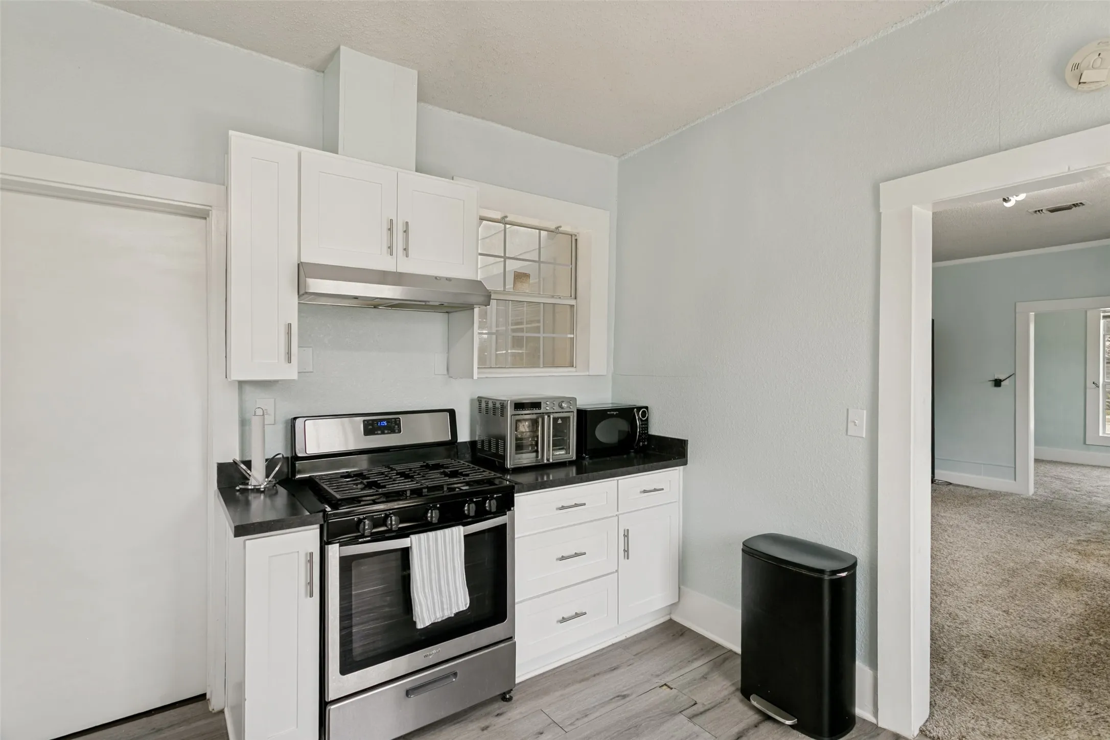 Single Family Residence For Sale in Tarrant County , 3332 Avenue I, Fort Worth, Texas 76105, 2 Bedroom, 2 Bathroom, Garage spaces, 1,040 Sqft, built in 1920, mls#21317436, Real Estate Agent in Fort Worth, Homes For Sale in Tarrant county, Homes For Sale in Fort Worth, Realtor in Fort Worth Texas, Real Estate Brokerage Independent Realty Texas, Luminita Cordes Realtor