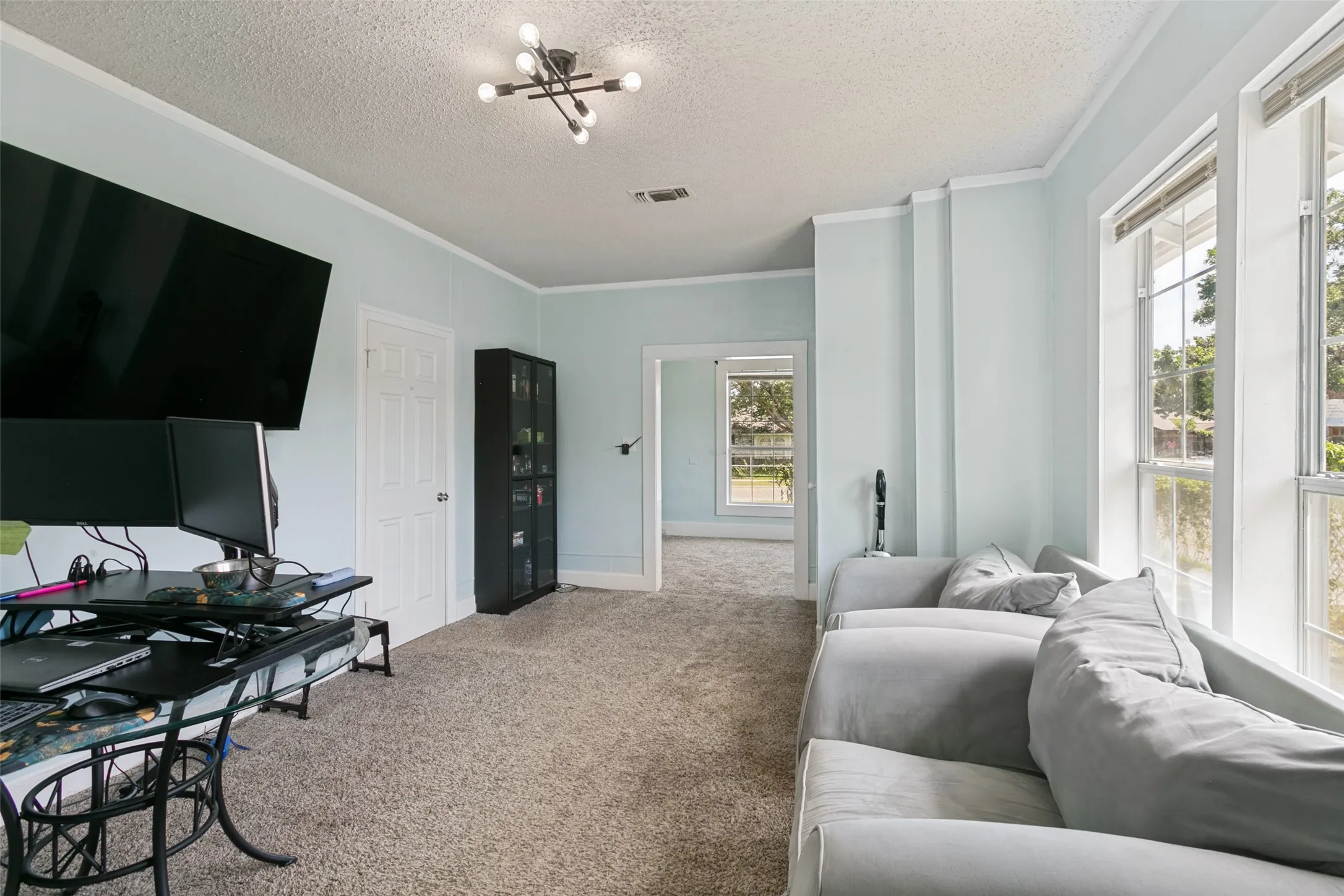 Single Family Residence For Sale in Tarrant County , 3332 Avenue I, Fort Worth, Texas 76105, 2 Bedroom, 2 Bathroom, Garage spaces, 1,040 Sqft, built in 1920, mls#21317436, Real Estate Agent in Fort Worth, Homes For Sale in Tarrant county, Homes For Sale in Fort Worth, Realtor in Fort Worth Texas, Real Estate Brokerage Independent Realty Texas, Luminita Cordes Realtor