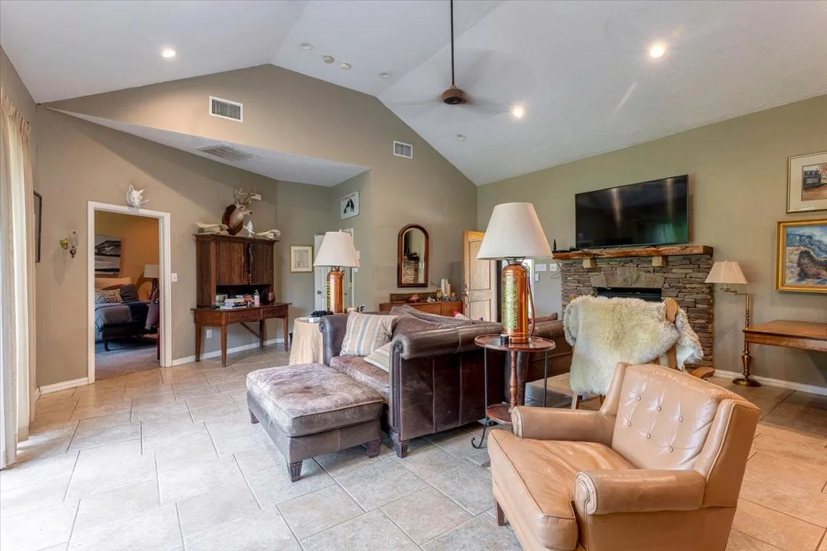 Farm For Sale in Hill County , 11436 St Hwy 171, Covington, Texas 76636, 2 Bedrooms, 2 Bathrooms, Garage spaces, 1,299 Sqft, built in 2003, Price $4,837,185, mls#21315866, Real Estate Agent in Covington, Homes For Sale in Hill county, Homes For Sale in Covington, Realtor in Covington Texas, Real Estate Brokerage Independent Realty Texas, Luminita Cordes Realtor