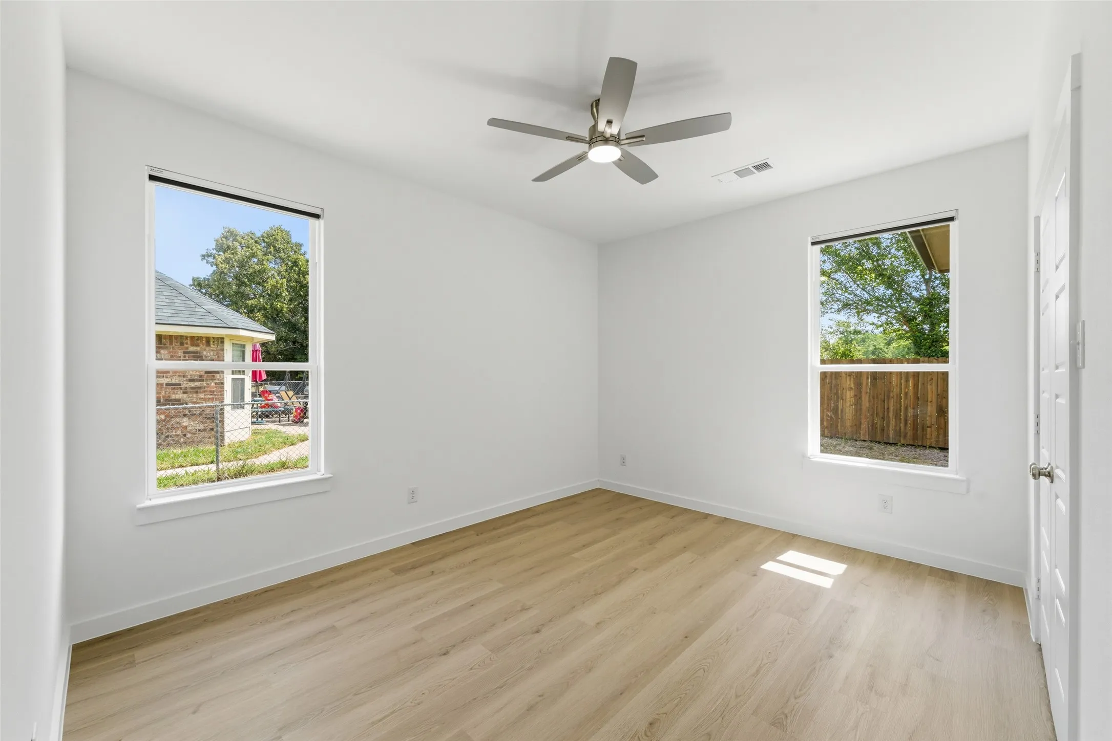 Single Family Residence For Sale in Henderson County , 418 Starboard Drive, Gun Barrel City, Texas 75156, 3 Bedroom, 2 Bathroom, 2 Garage spaces, 1,600 Sqft, built in 2026, mls#21320493, Real Estate Agent in Gun Barrel City, Homes For Sale in Henderson county, Homes For Sale in Gun Barrel City, Realtor in Gun Barrel City Texas, Real Estate Brokerage Independent Realty Texas, Luminita Cordes Realtor