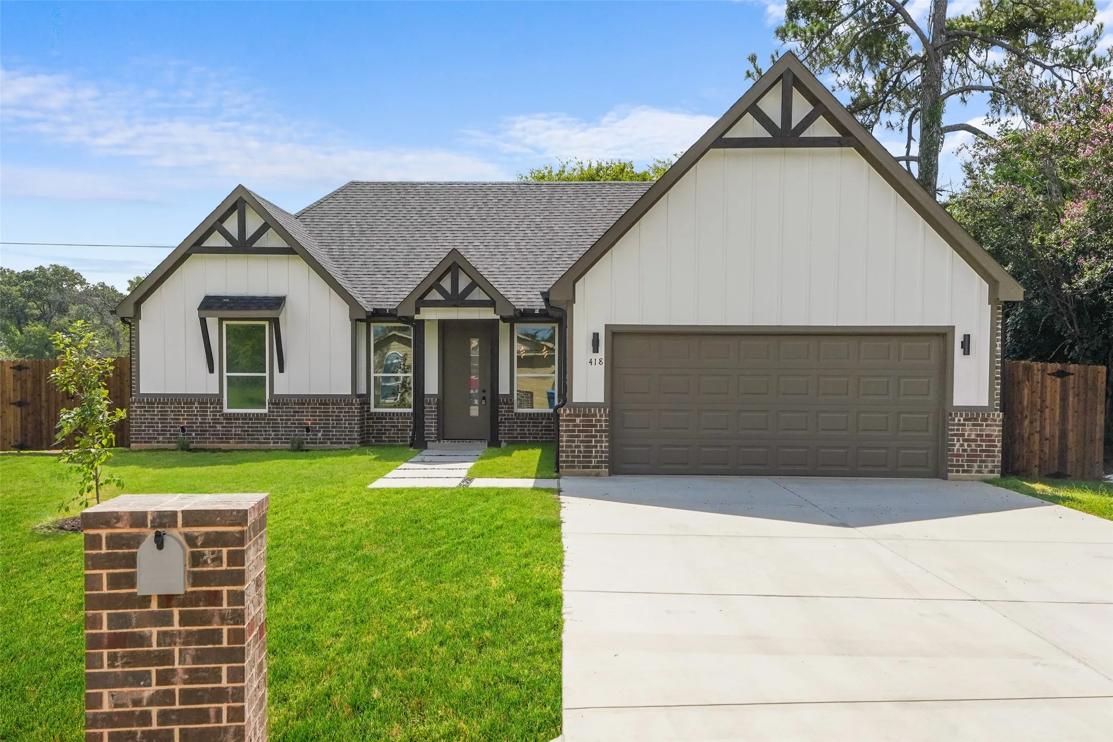 Single Family Residence For Sale in Henderson County , 418 Starboard Drive, Gun Barrel City, Texas 75156, 3 Bedroom, 2 Bathroom, 2 Garage spaces, 1,600 Sqft, built in 2026, mls#21320493, Real Estate Agent in Gun Barrel City, Homes For Sale in Henderson county, Homes For Sale in Gun Barrel City, Realtor in Gun Barrel City Texas, Real Estate Brokerage Independent Realty Texas, Luminita Cordes Realtor