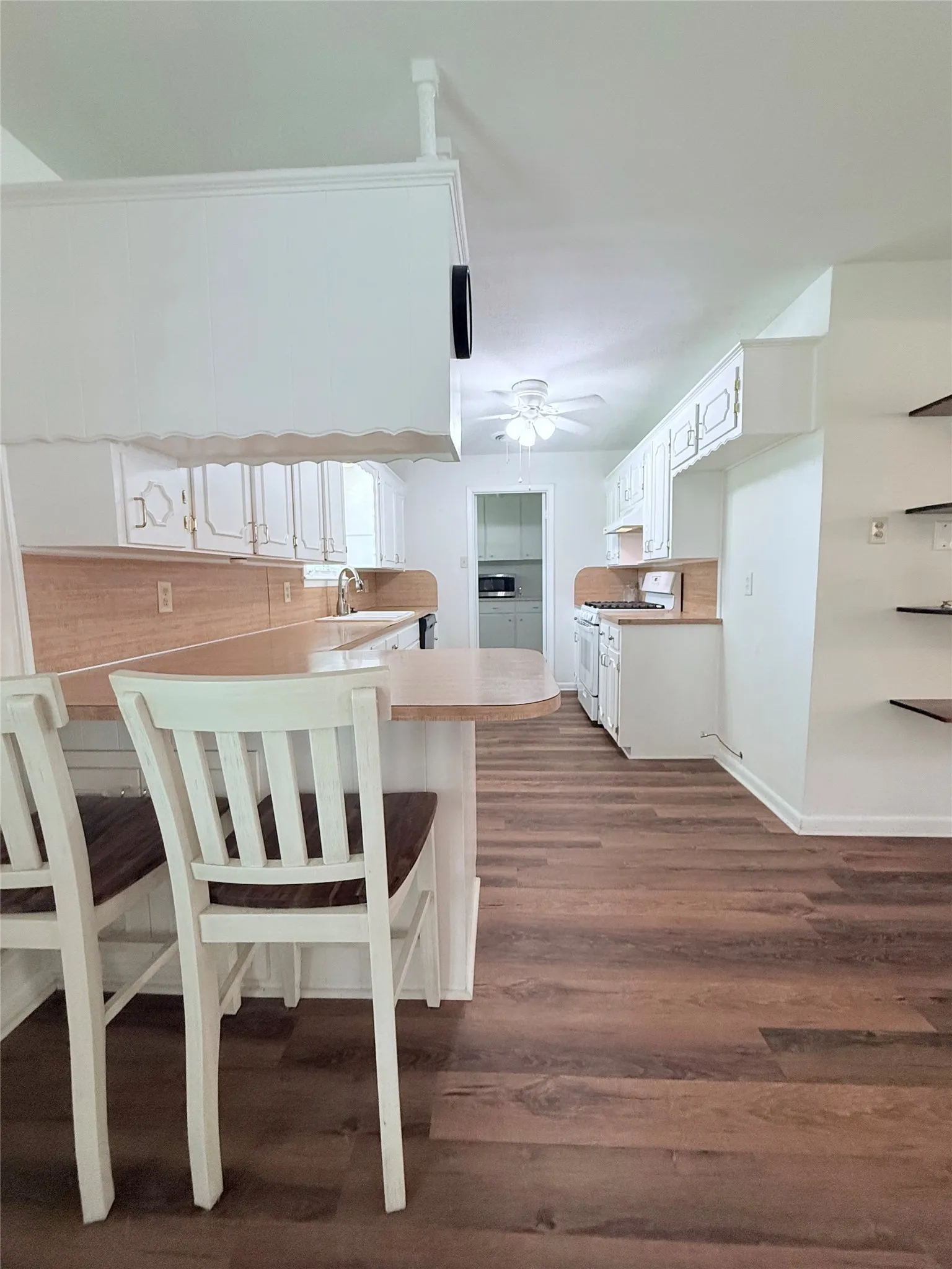 Single Family Residence For Sale in Grayson County , 160 Bob White Road, Denison, Texas 75020, 3 Bedroom, 2 Bathroom, 2 Garage spaces, 1,491 Sqft, built in 1962, mls#21320723, Real Estate Agent in Denison, Homes For Sale in Grayson county, Homes For Sale in Denison, Realtor in Denison Texas, Real Estate Brokerage Independent Realty Texas, Luminita Cordes Realtor
